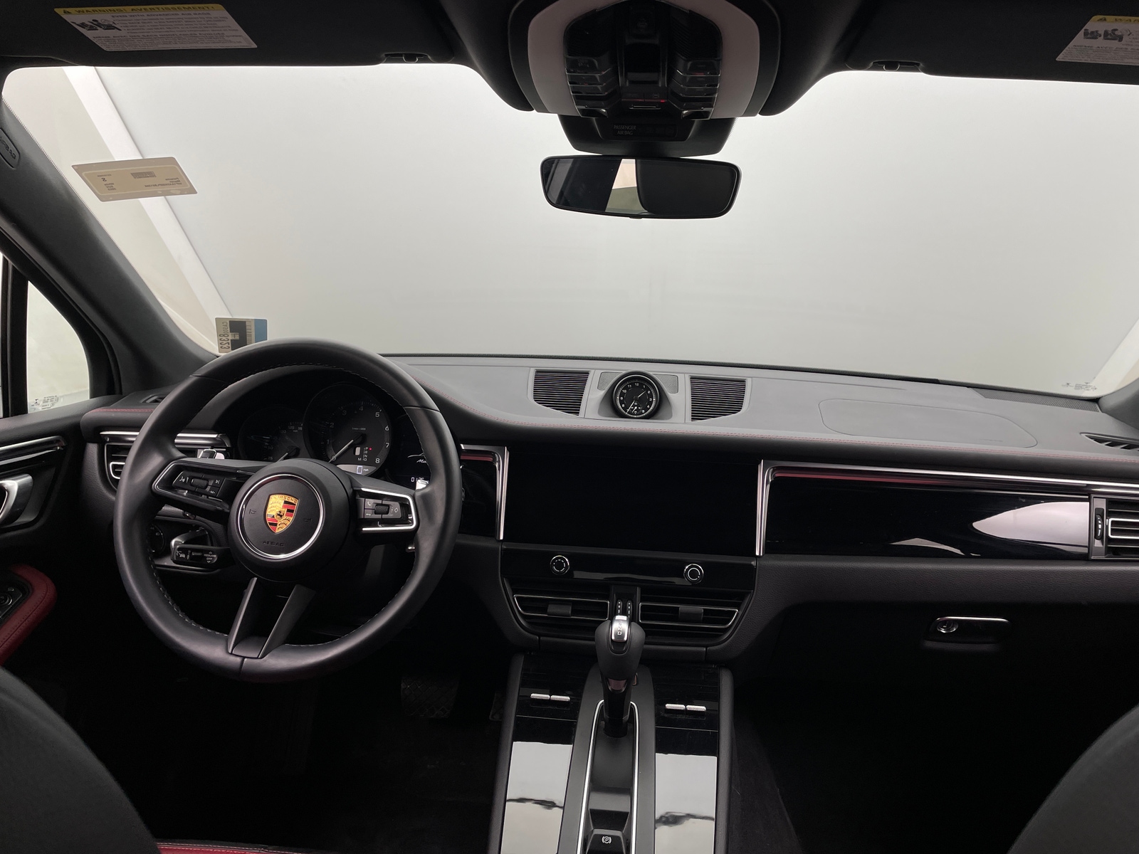 Thumbnail: 2023 Porsche Macan - 2