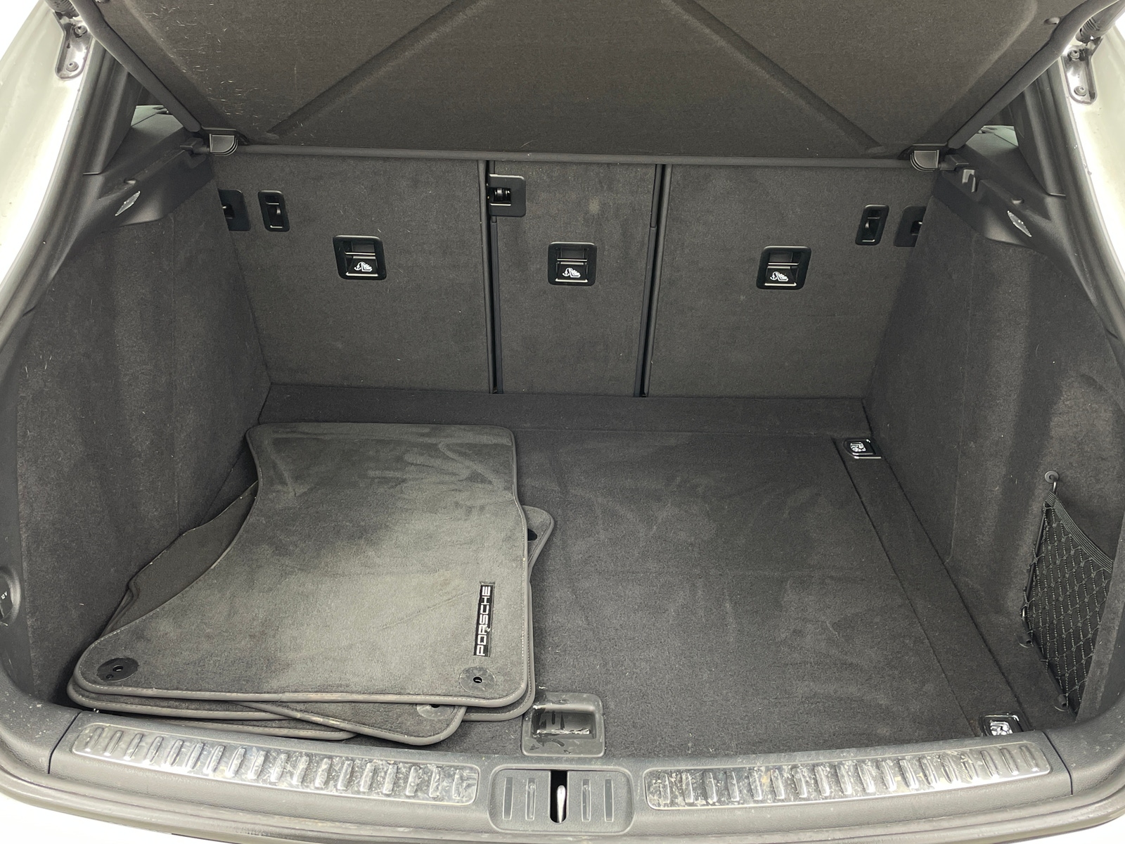 Thumbnail: 2023 Porsche Macan - 6