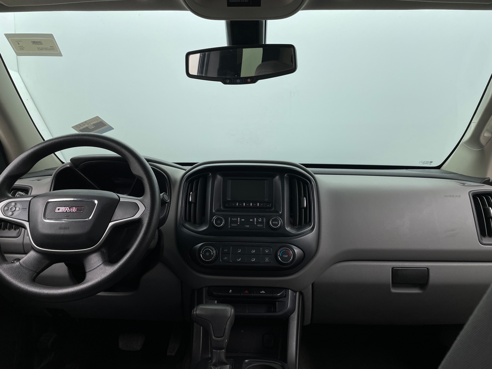 Thumbnail: 2015 GMC Canyon - 3