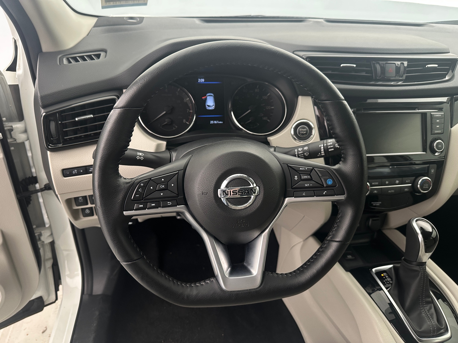 Thumbnail: 2022 Nissan Rogue Sport - 4