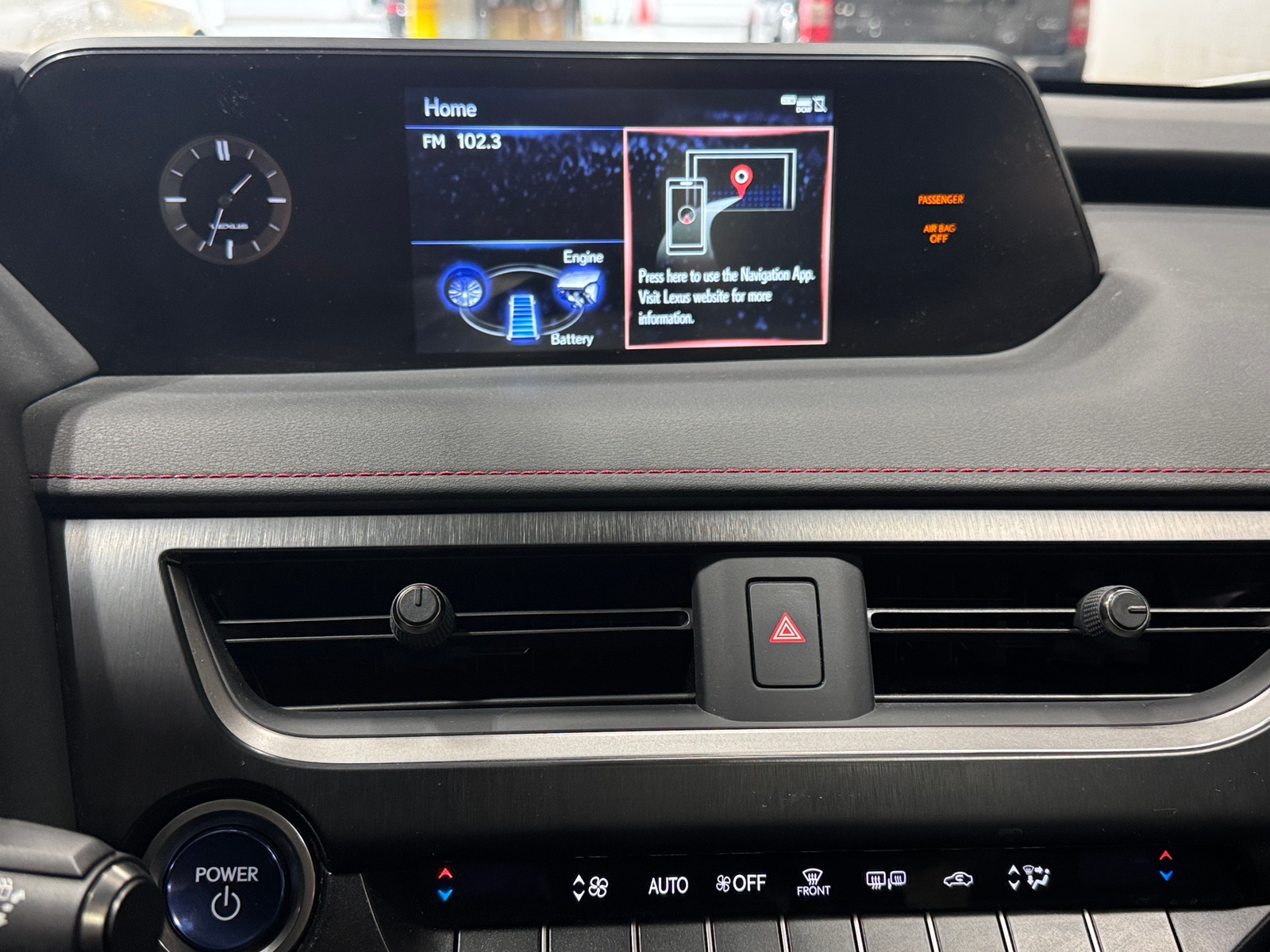 Thumbnail: 2021 Lexus UX - 3