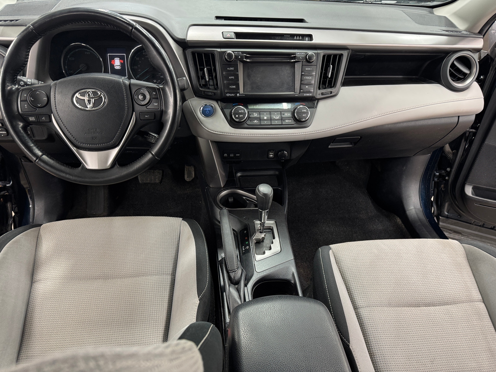 Thumbnail: 2018 Toyota RAV4 - 3