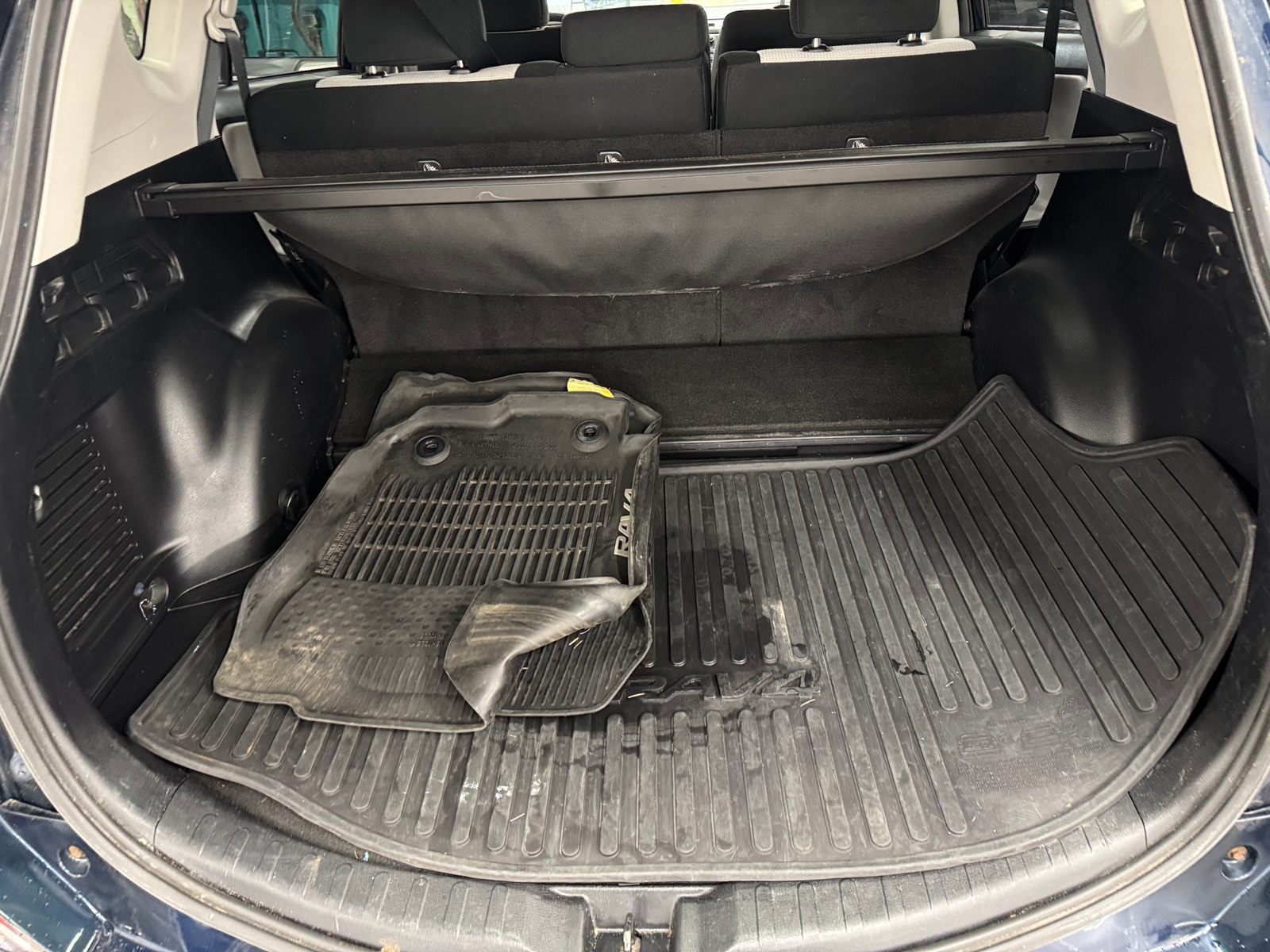 Thumbnail: 2018 Toyota RAV4 - 7