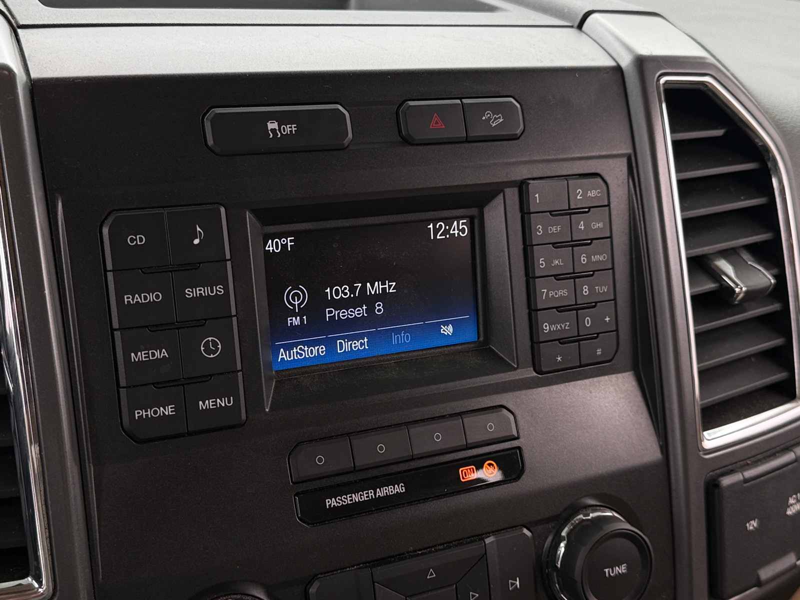 Thumbnail: 2017 Ford Econoline - 4