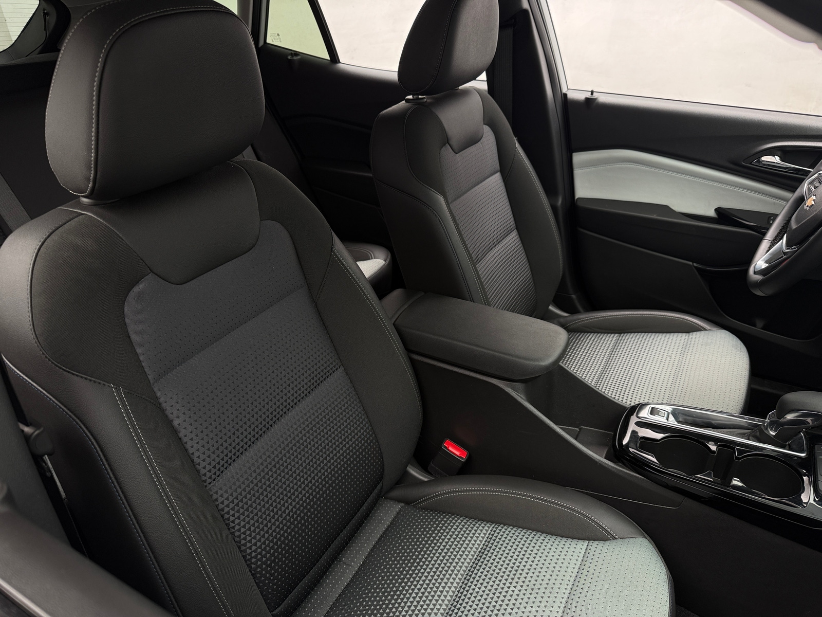 Thumbnail: 2025 Chevrolet Trax - 2