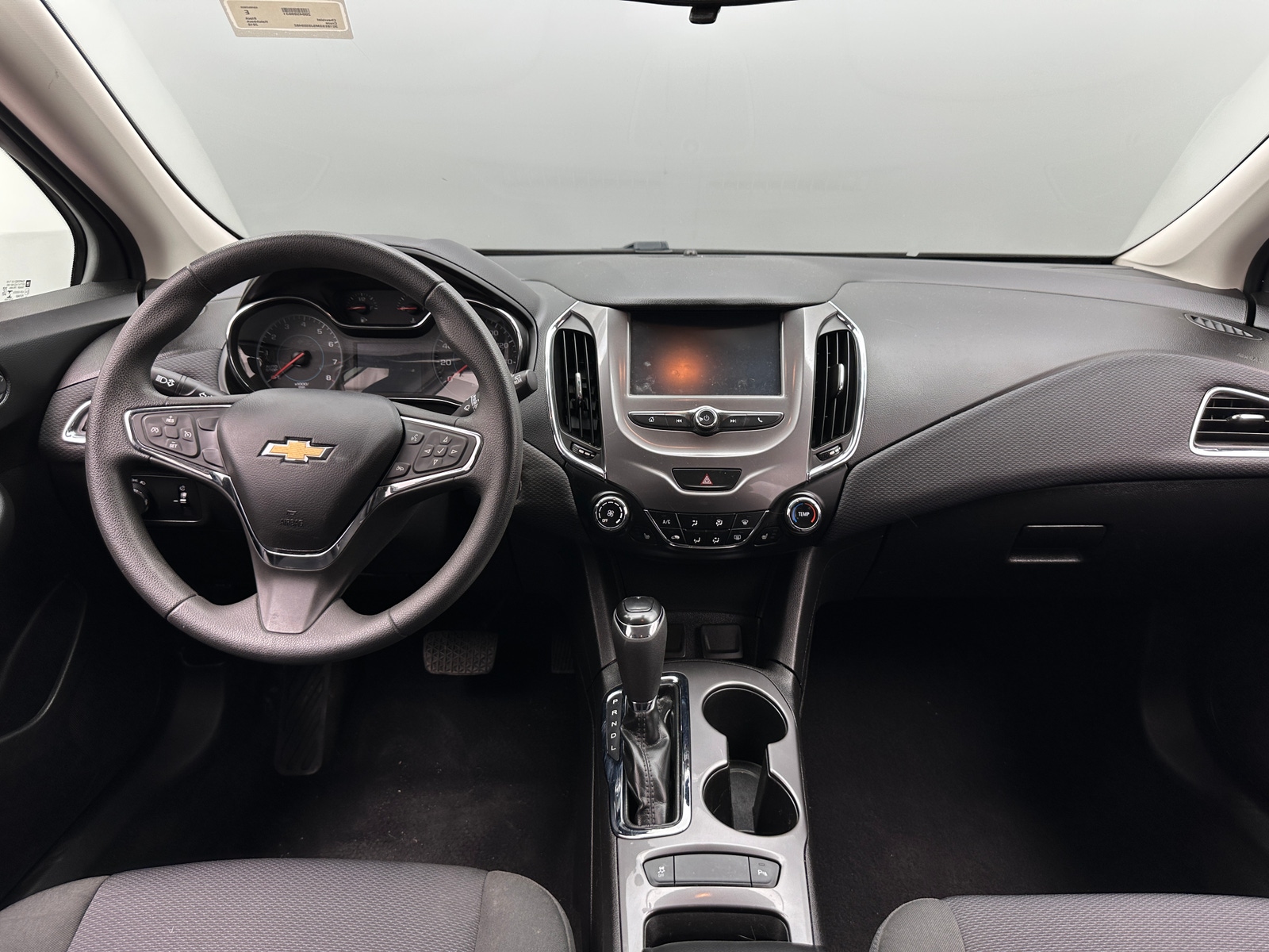 Thumbnail: 2018 Chevrolet Cruze - 3