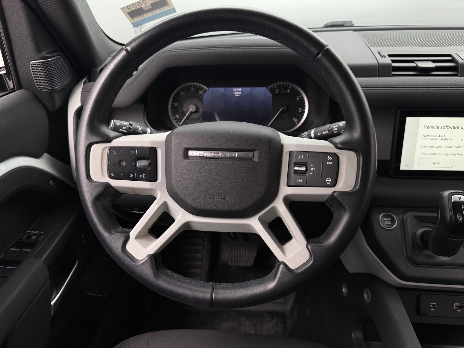 Thumbnail: 2023 Land Rover Defender - 5