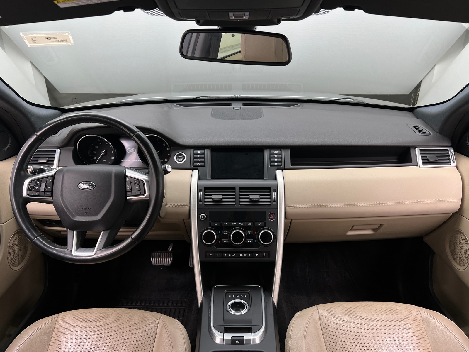 Thumbnail: 2016 Land Rover Discovery Sport - 2