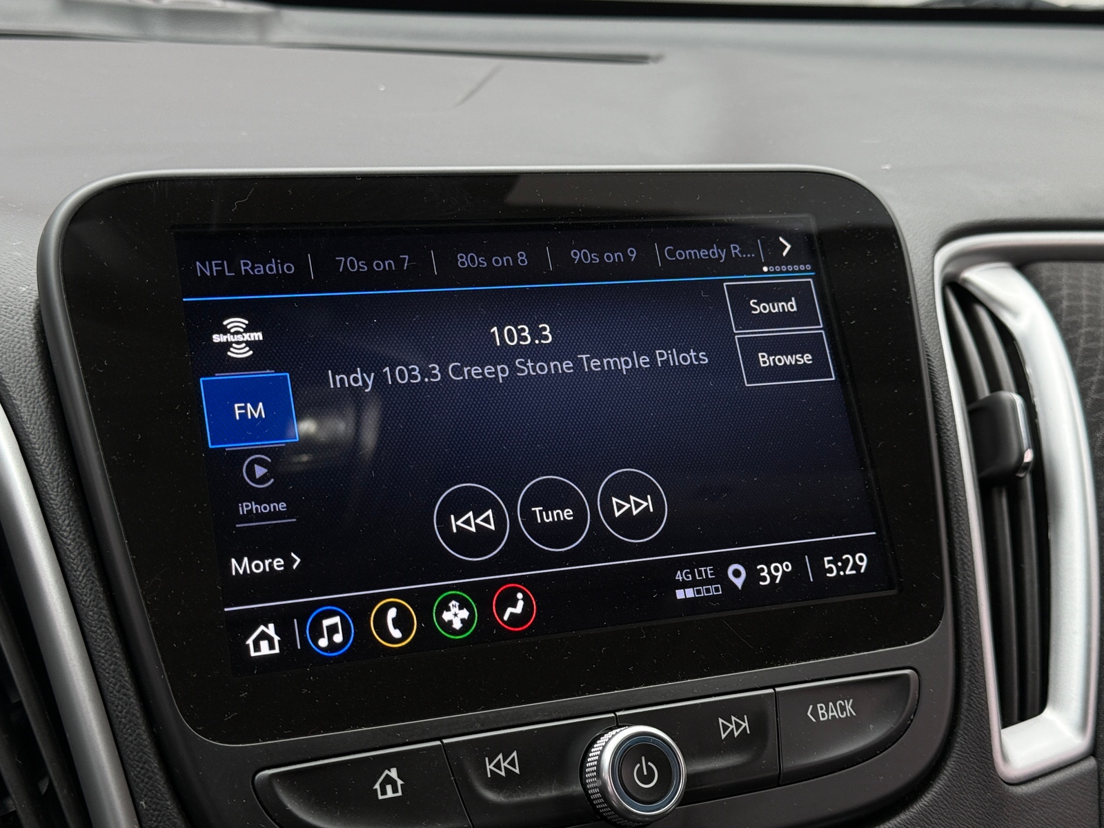 Thumbnail: 2024 Chevrolet Malibu - 4