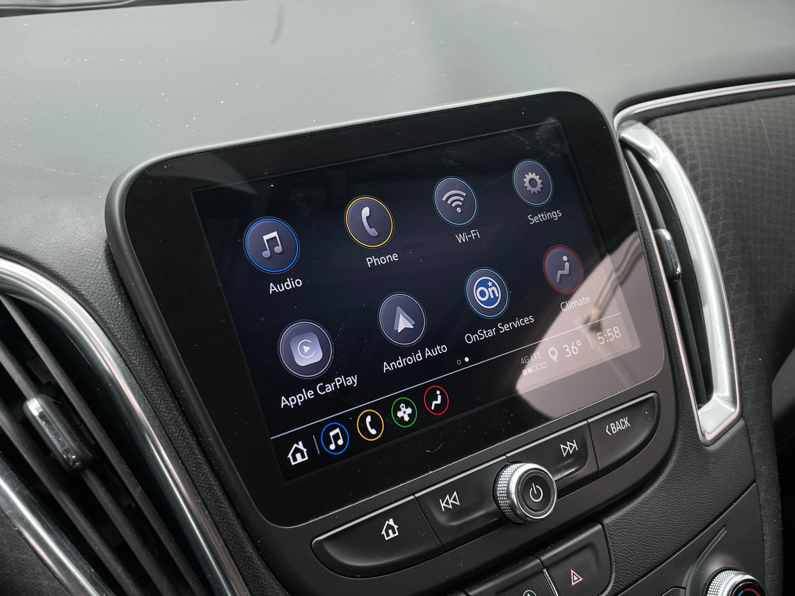 Thumbnail: 2021 Chevrolet Malibu - 4