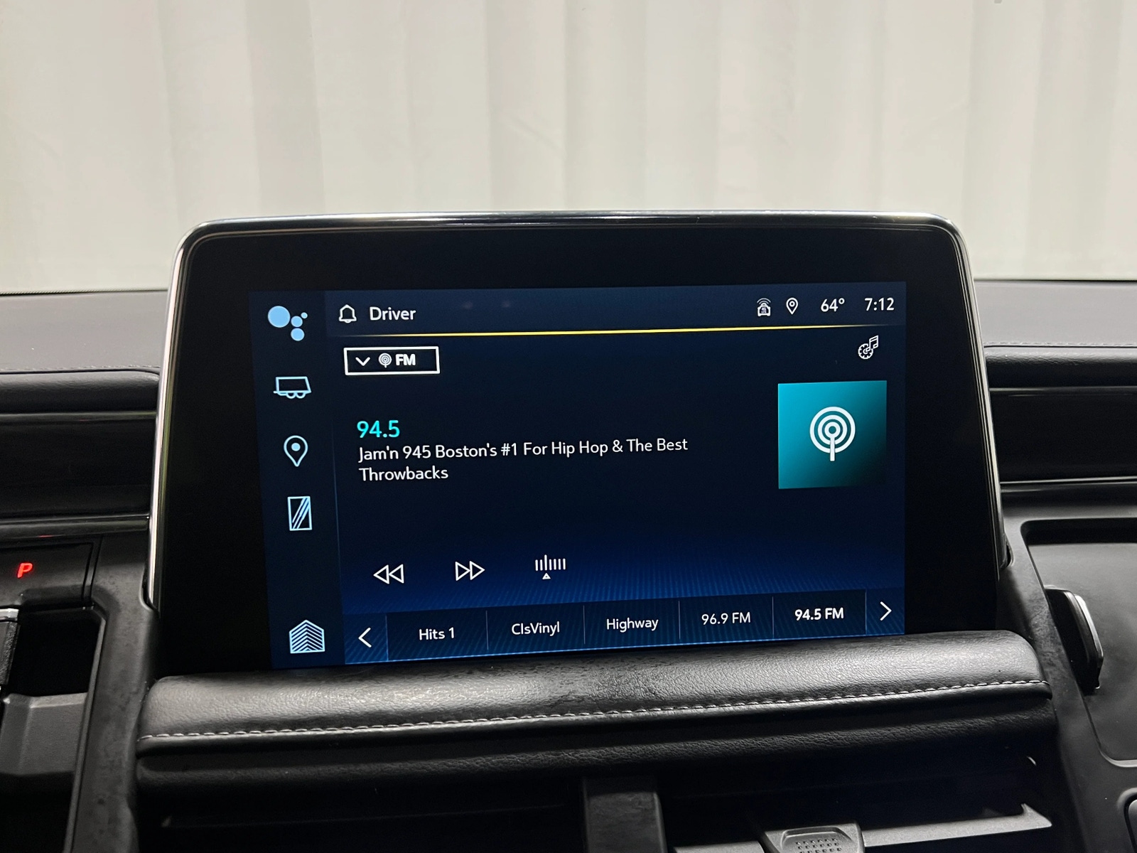 Thumbnail: 2022 Chevrolet Suburban - 3