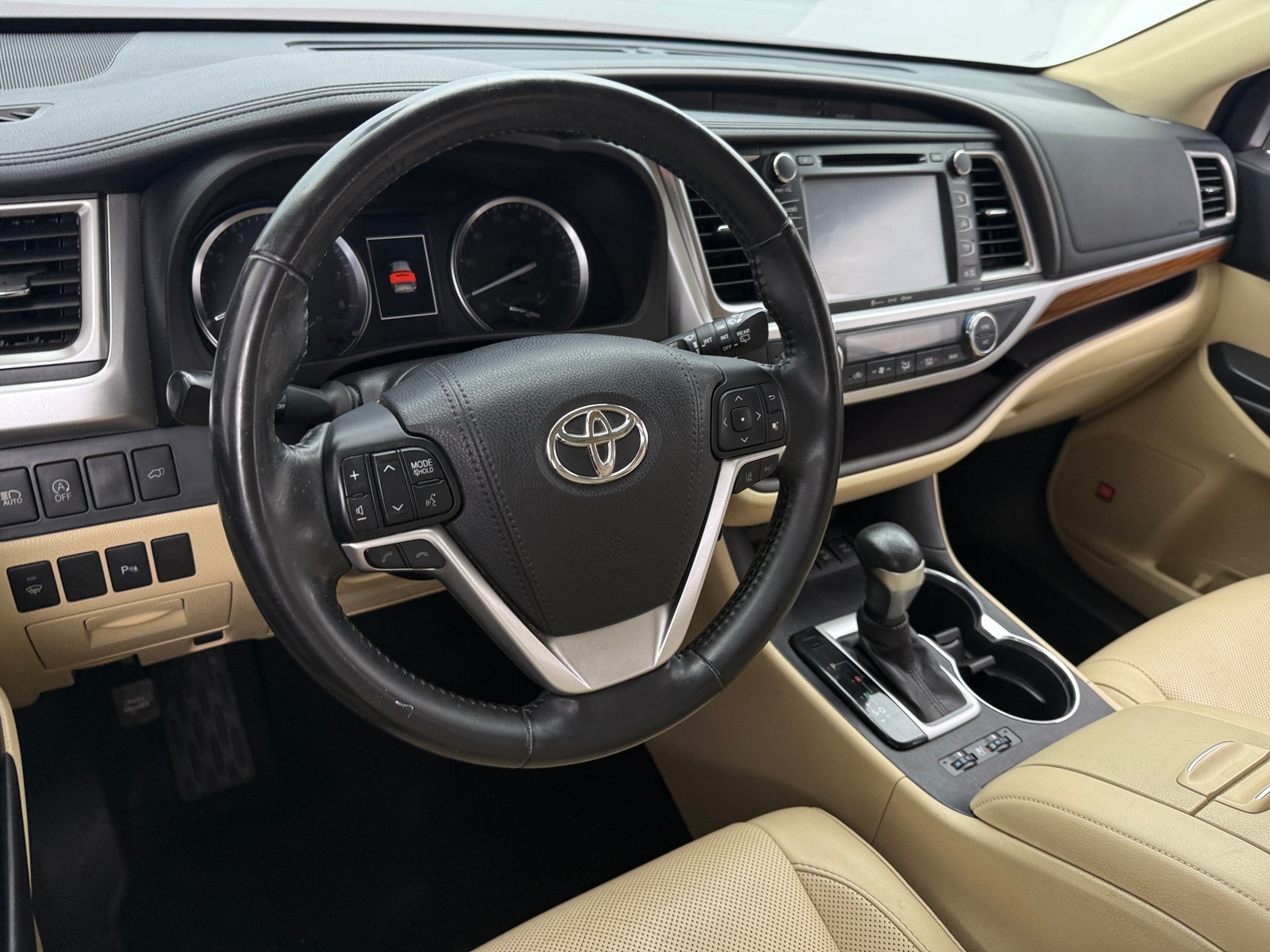 Thumbnail: 2017 Toyota Highlander - 4