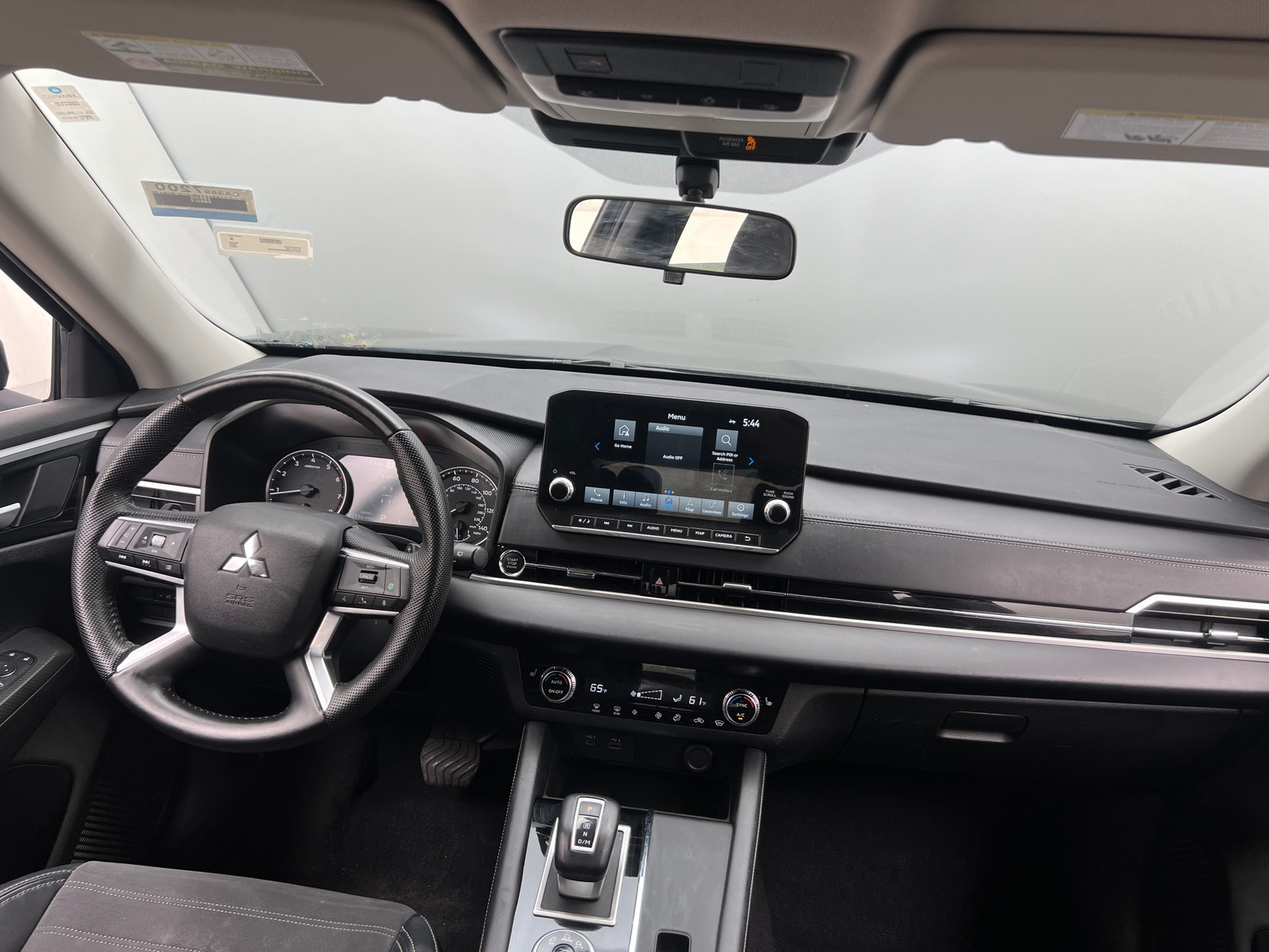 Thumbnail: 2023 Mitsubishi Outlander - 2