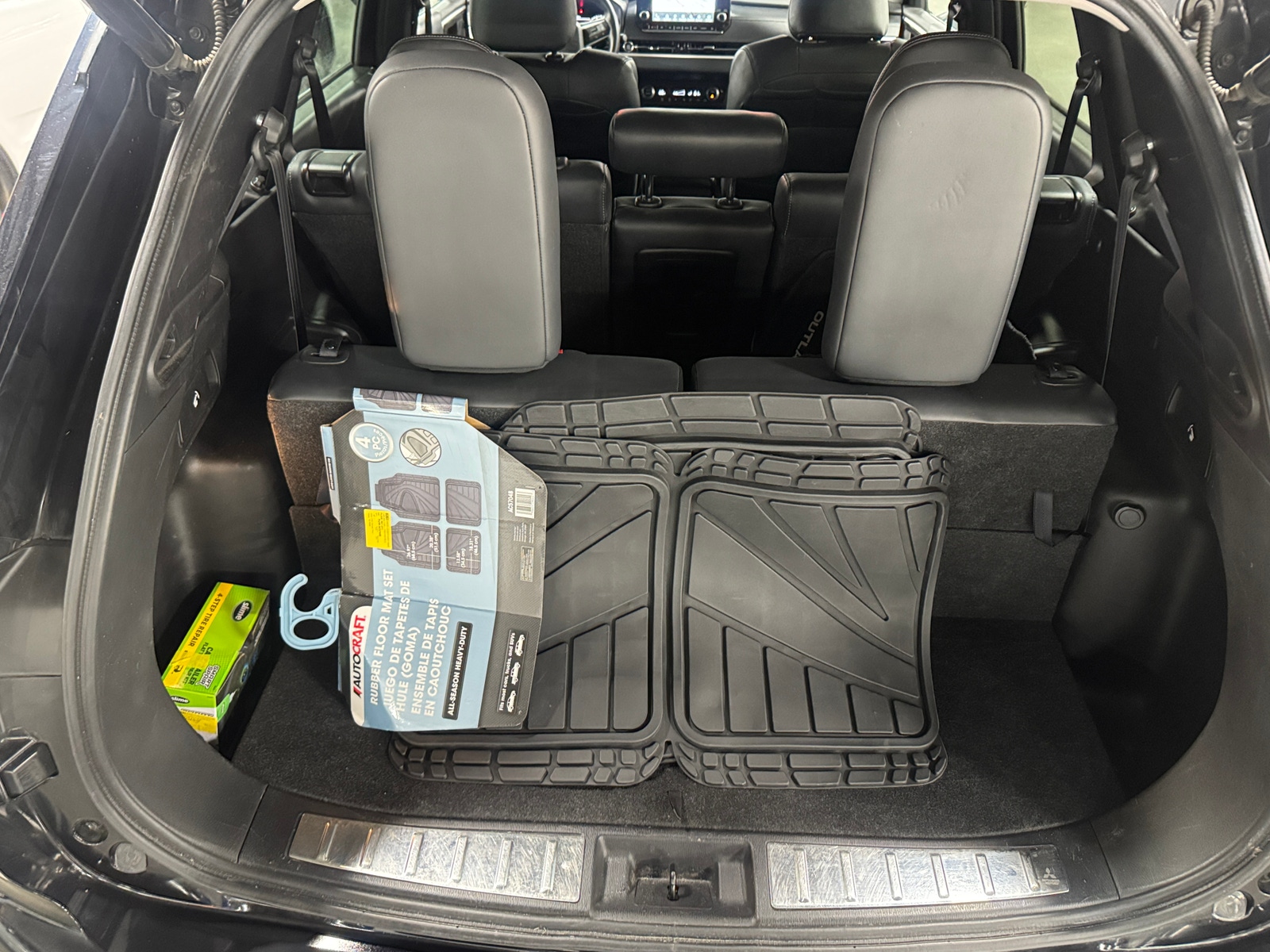 Thumbnail: 2023 Mitsubishi Outlander - 6