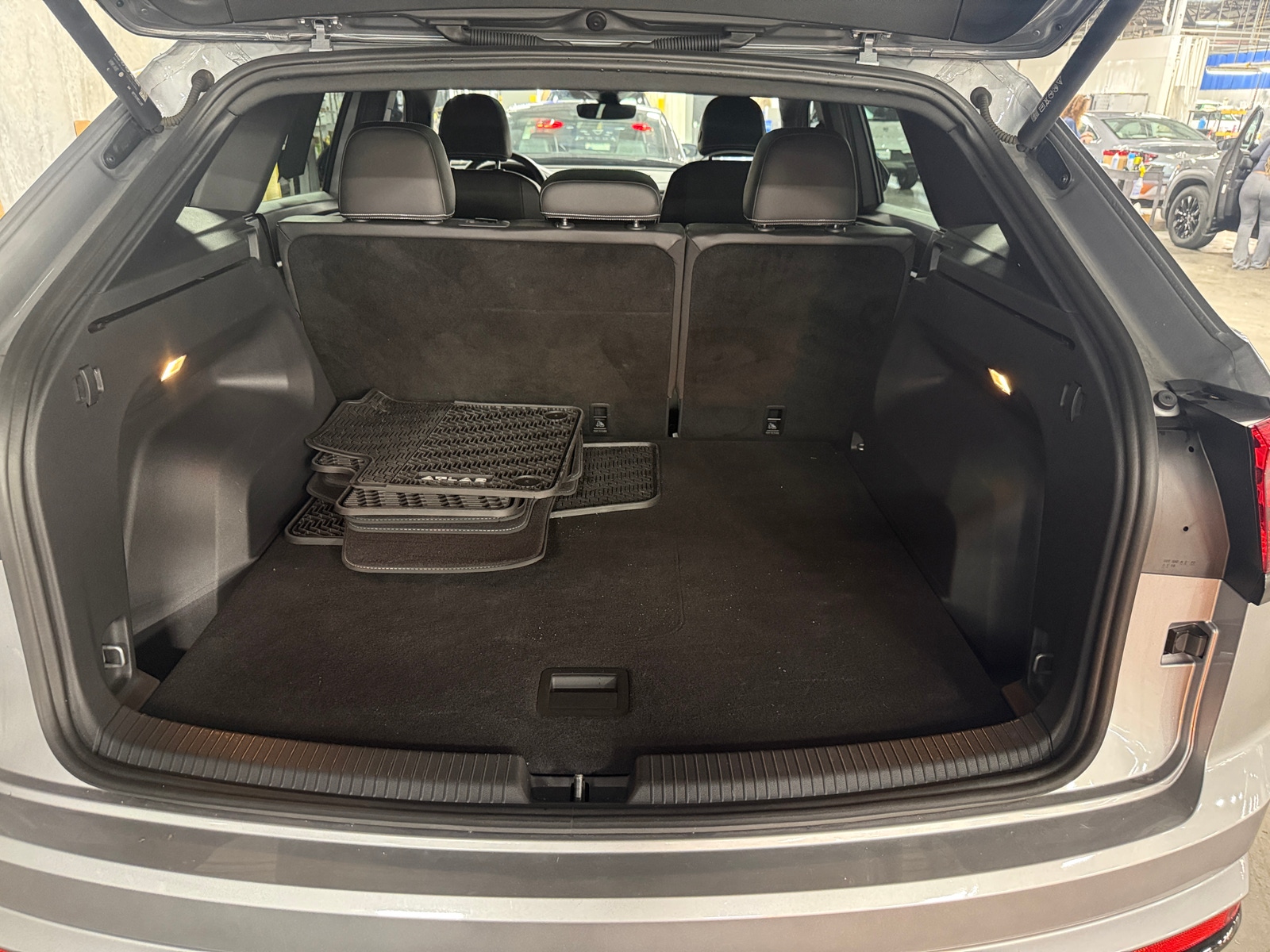 Thumbnail: 2023 Volkswagen Atlas - 6