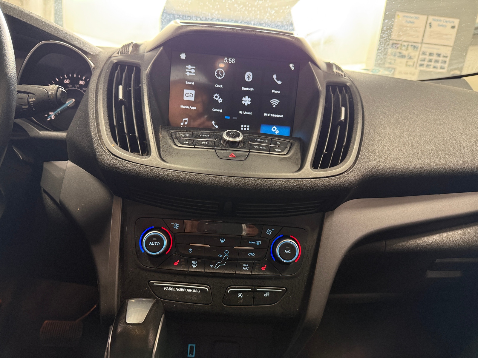 Thumbnail: 2018 Ford Escape - 3