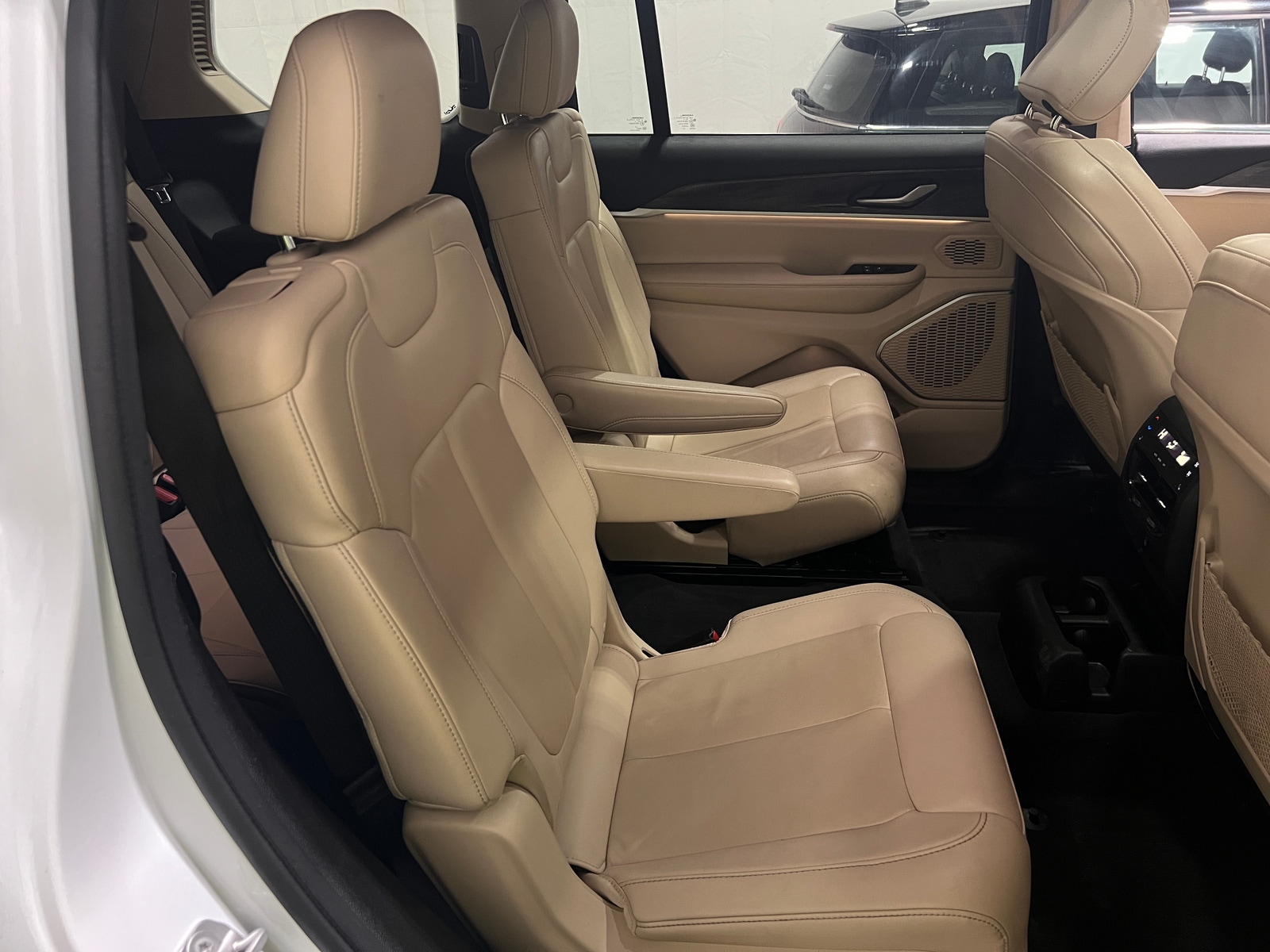 Thumbnail: 2021 Jeep Grand Cherokee L - 5