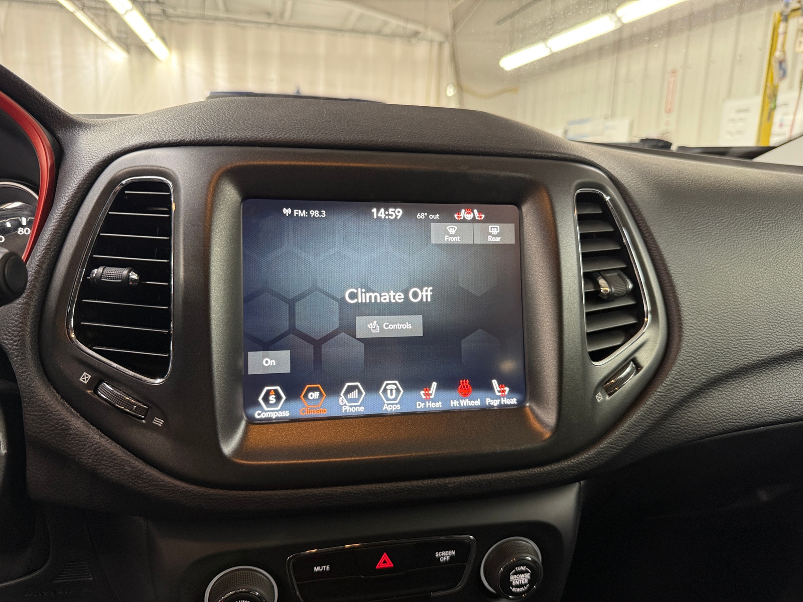 Thumbnail: 2018 Jeep Compass - 4