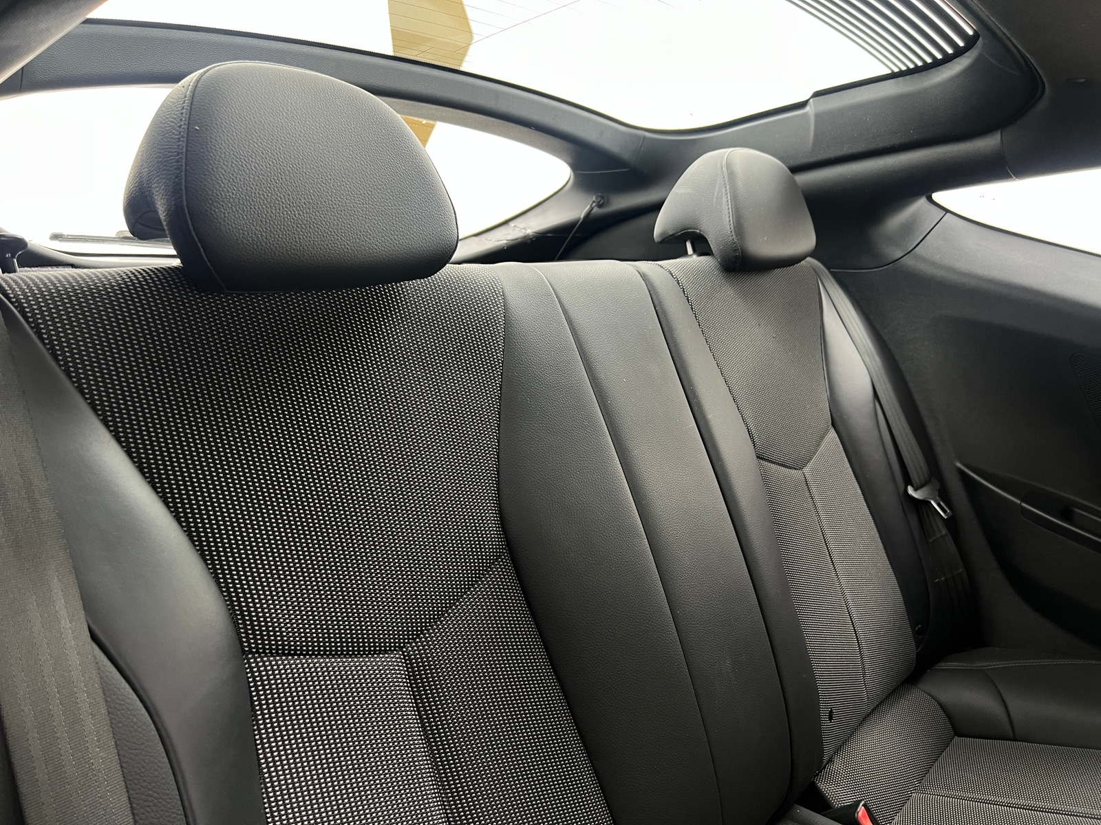 Thumbnail: 2016 Hyundai Veloster - 6