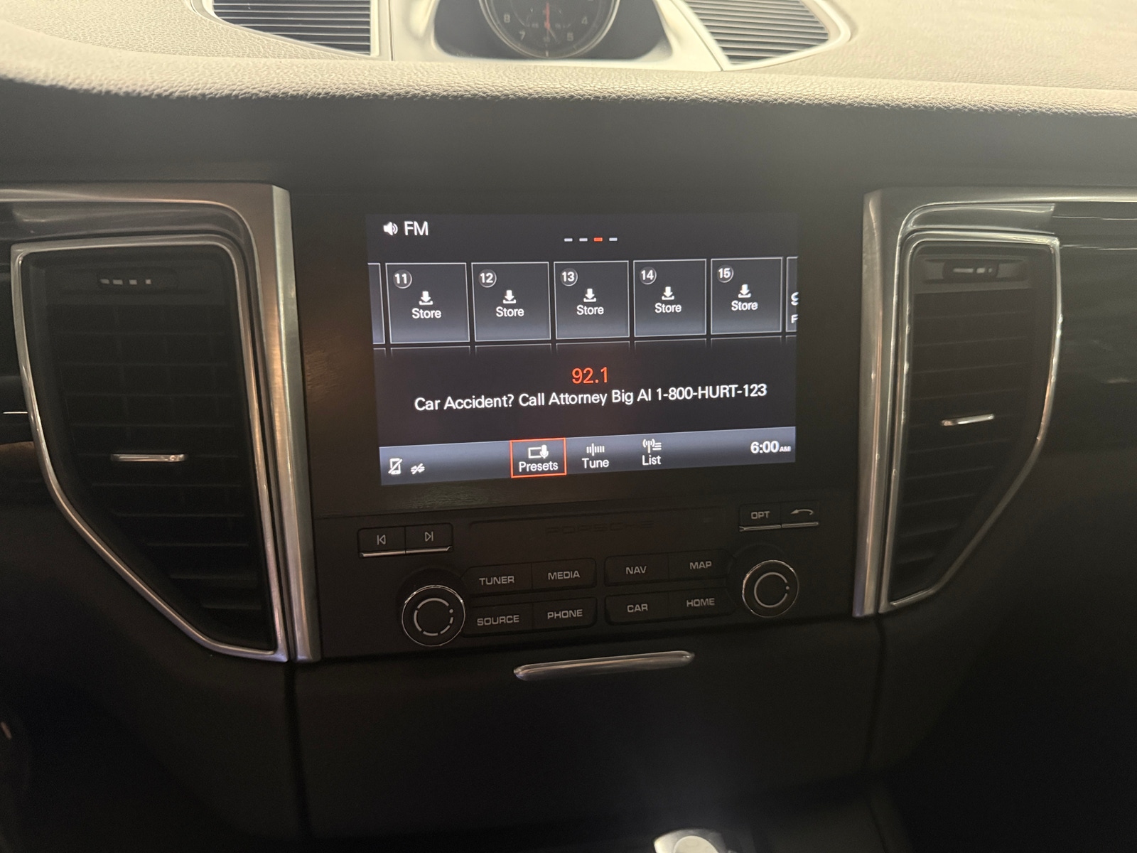 Thumbnail: 2018 Porsche Macan - 4