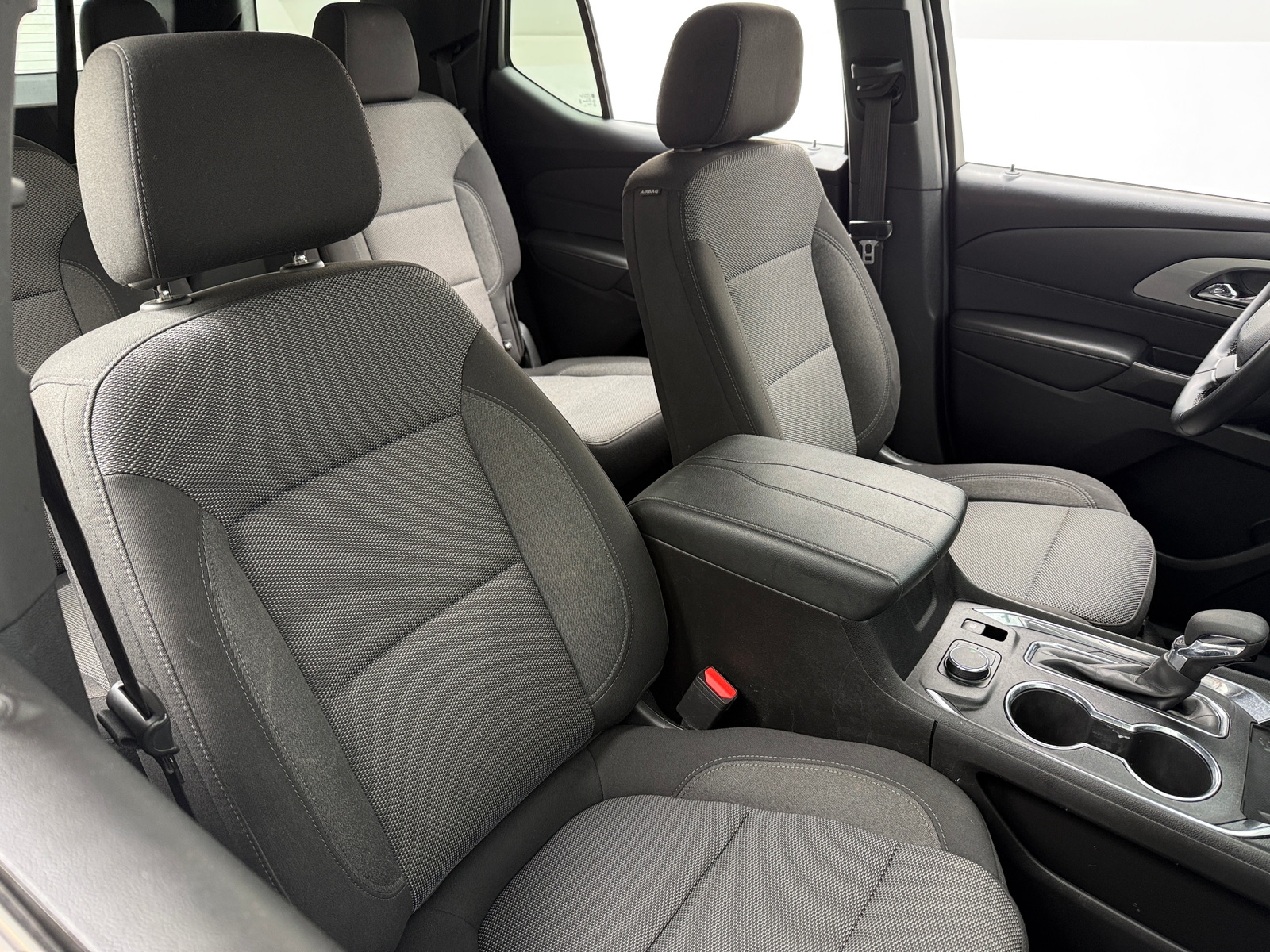 Thumbnail: 2023 Chevrolet Traverse - 2