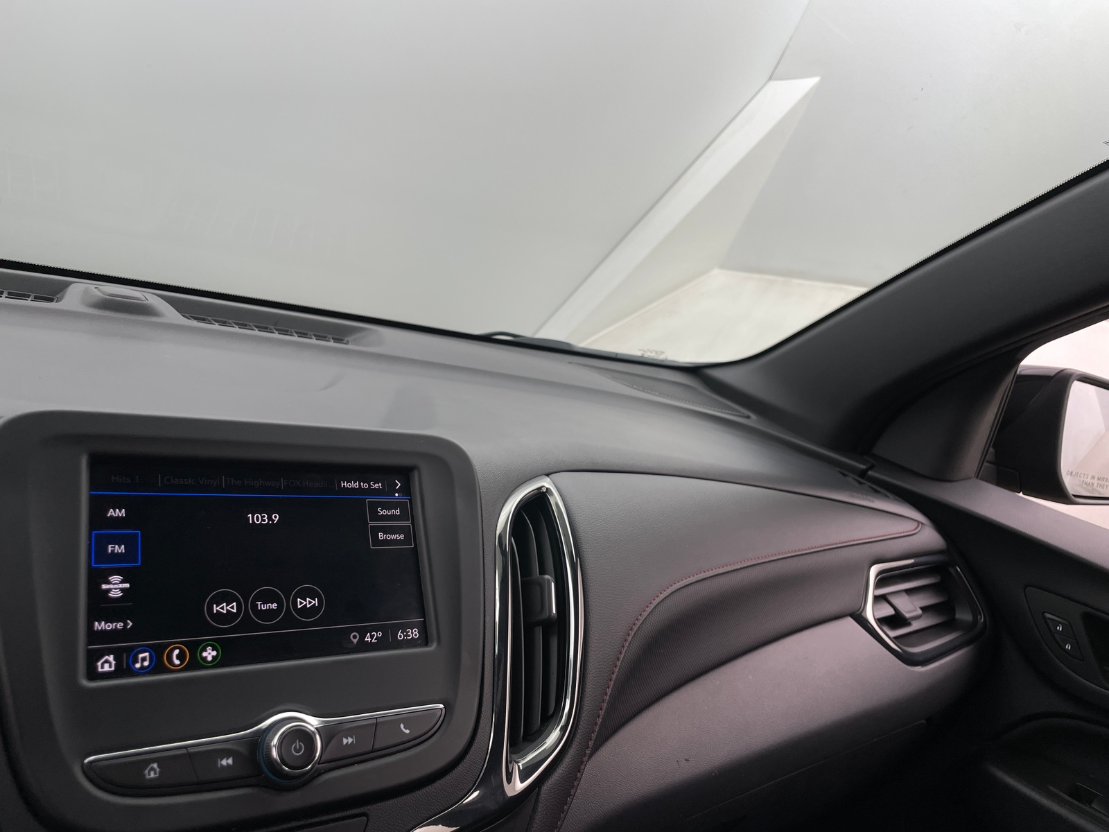 Thumbnail: 2023 Chevrolet Equinox - 4