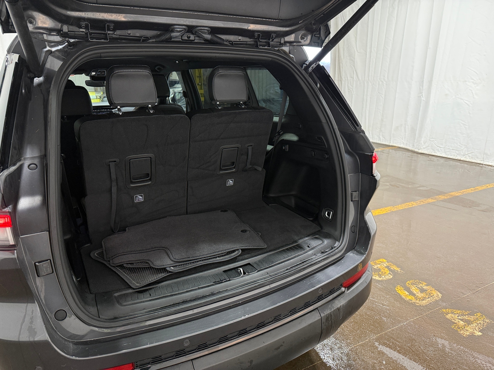 Thumbnail: 2023 Jeep Grand Cherokee L - 6