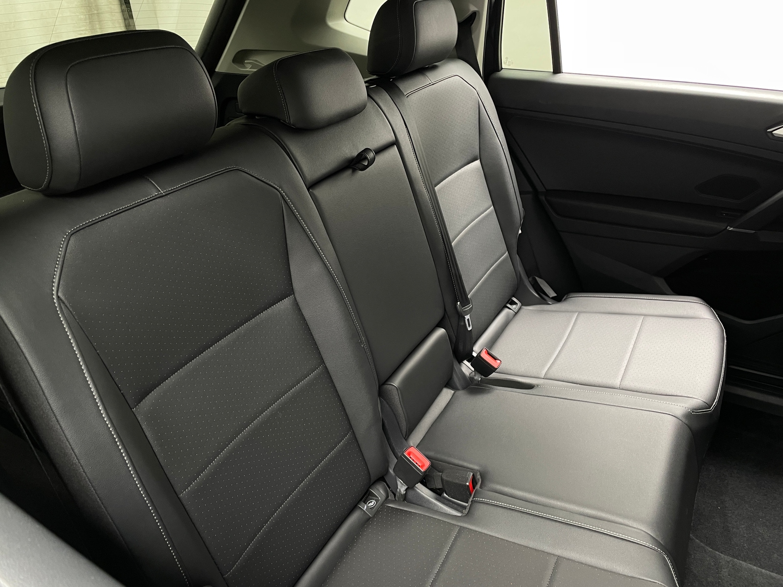 Thumbnail: 2018 Volkswagen Tiguan - 5