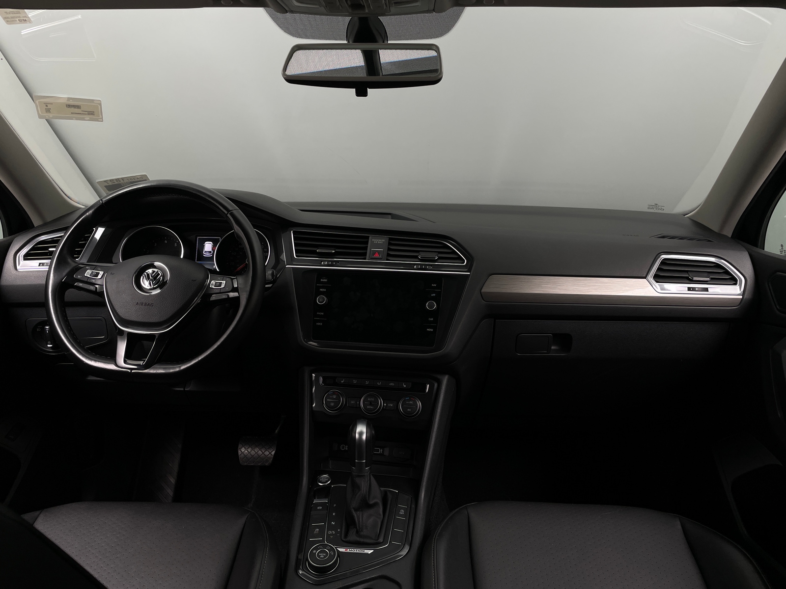 Thumbnail: 2018 Volkswagen Tiguan - 2