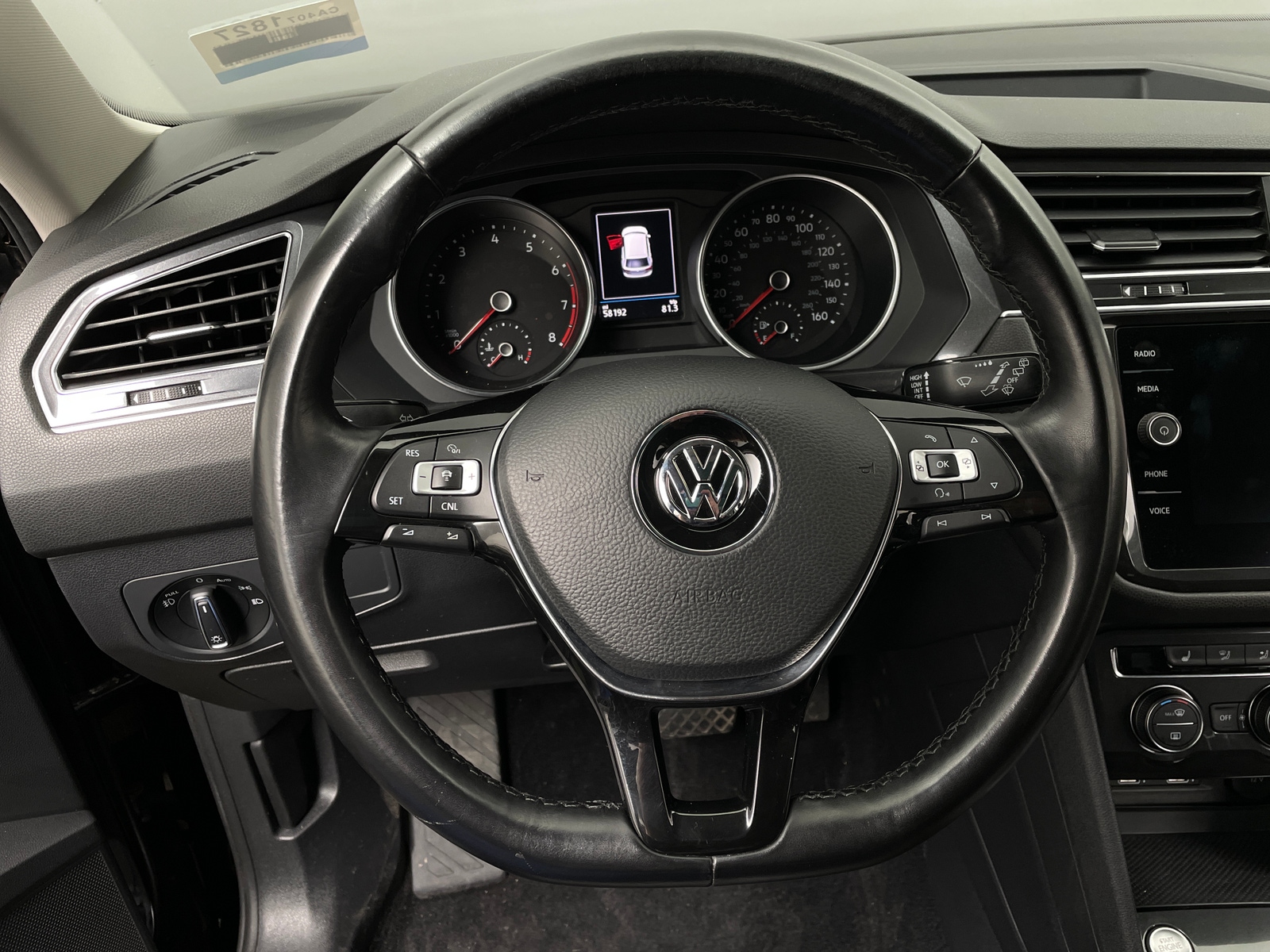 Thumbnail: 2018 Volkswagen Tiguan - 4