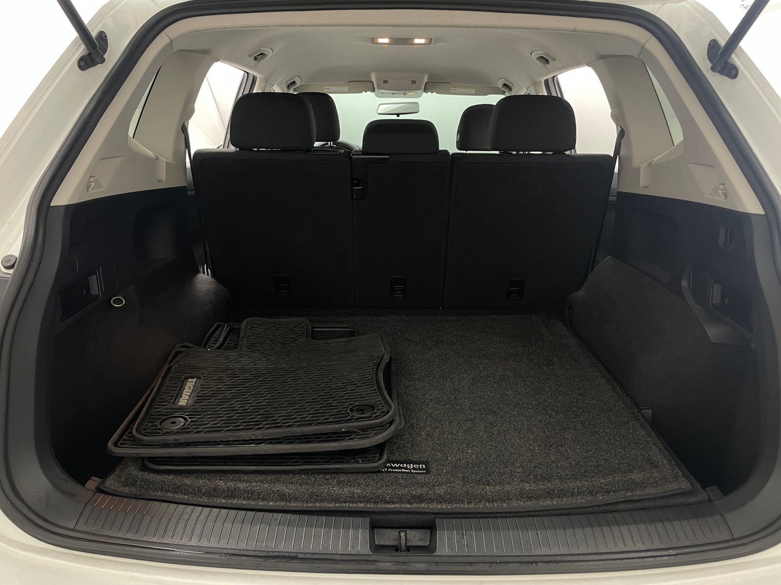 Thumbnail: 2018 Volkswagen Tiguan - 7