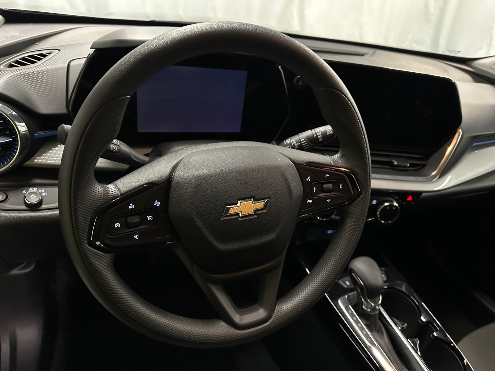 Thumbnail: 2025 Chevrolet Trax - 5