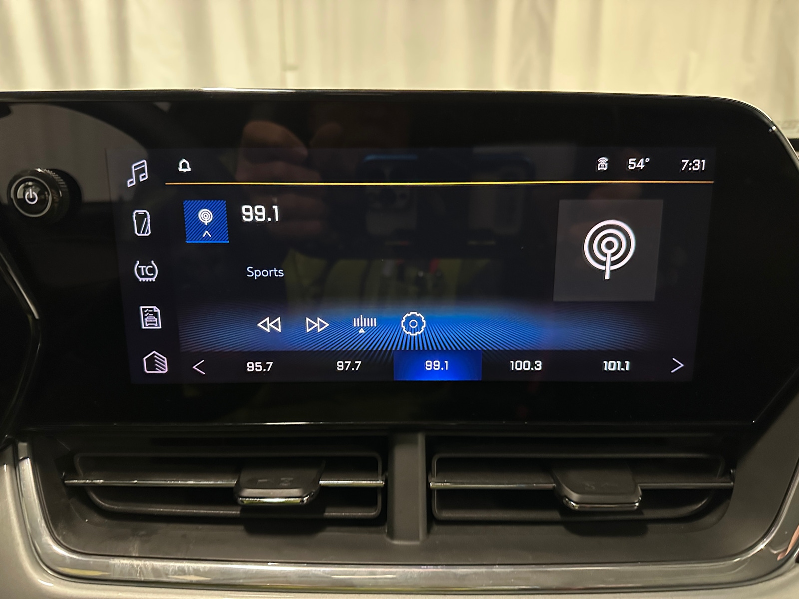 Thumbnail: 2025 Chevrolet Trax - 4