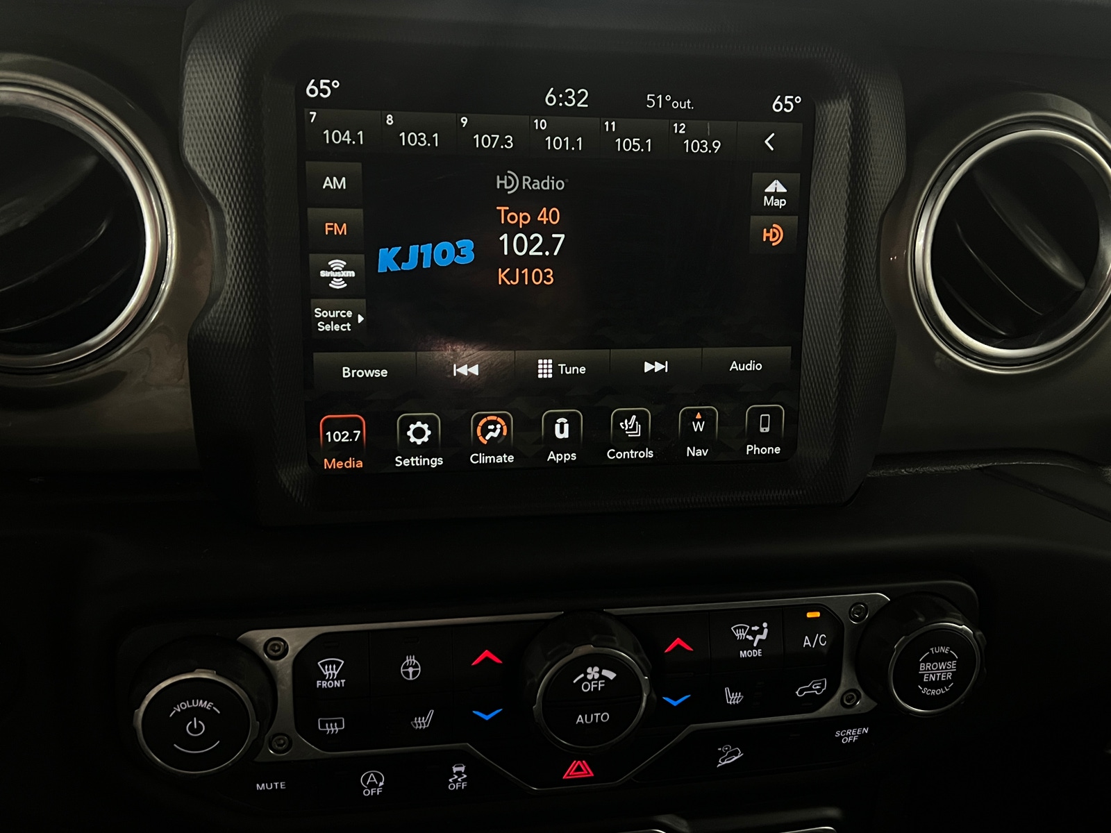 Thumbnail: 2019 Jeep Wrangler - 4