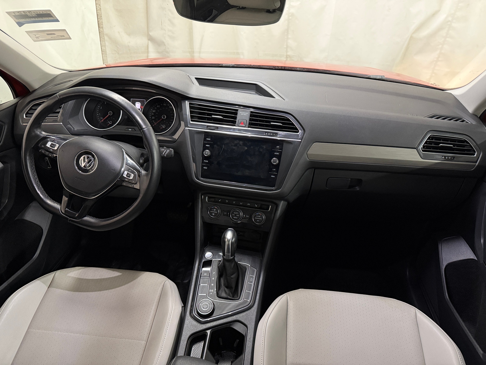 Thumbnail: 2019 Volkswagen Tiguan - 2