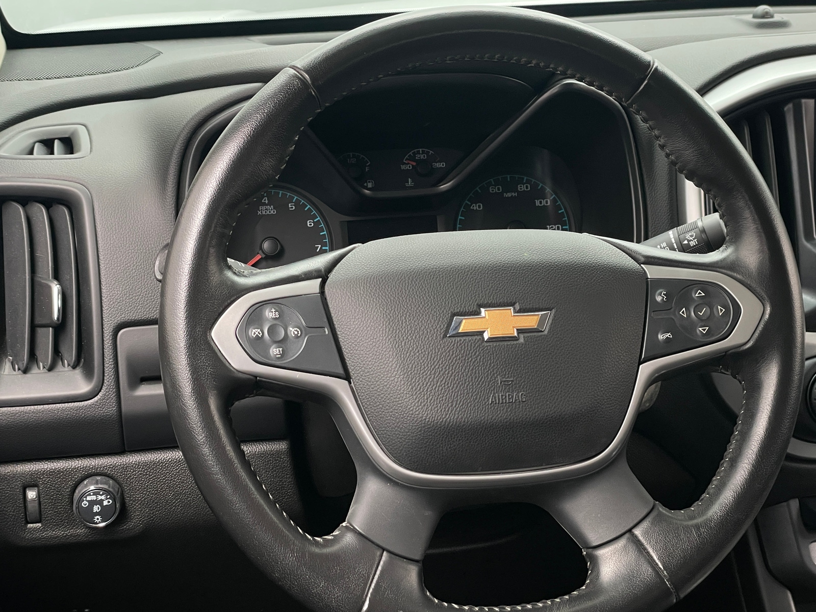 Thumbnail: 2022 Chevrolet Colorado - 5