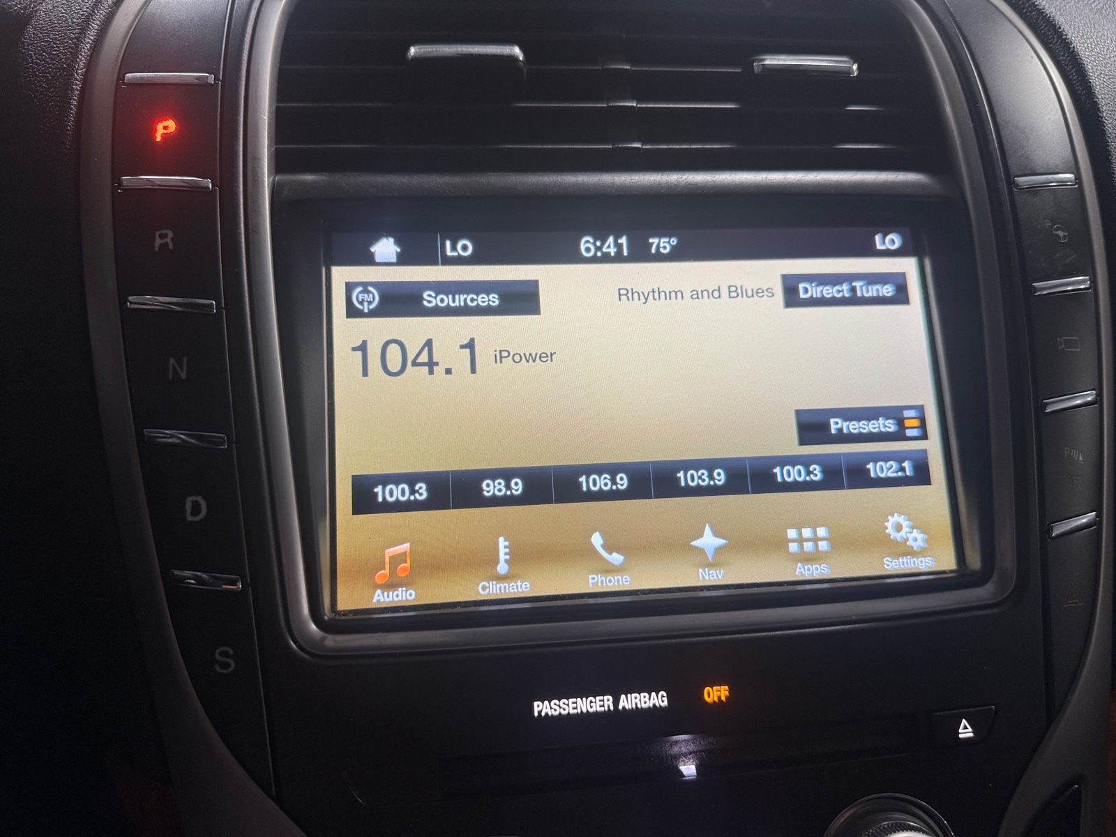 Thumbnail: 2016 Lincoln MKX - 3