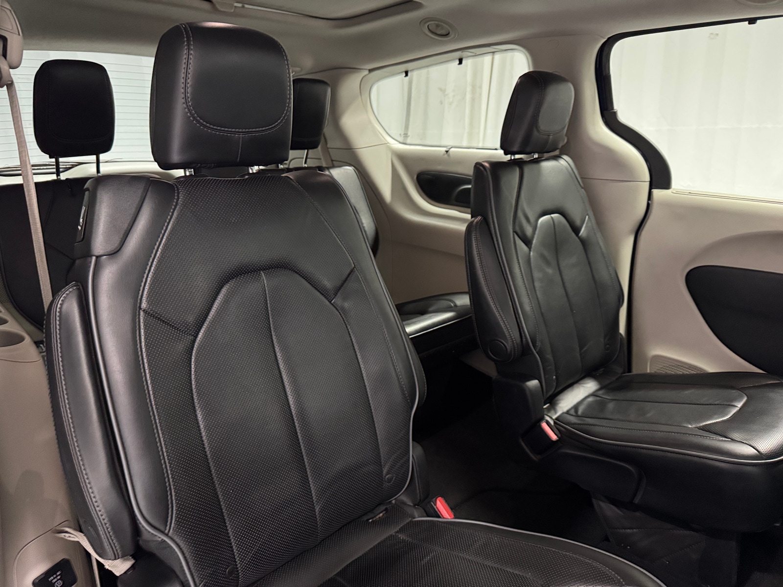 Thumbnail: 2017 Chrysler Pacifica - 5