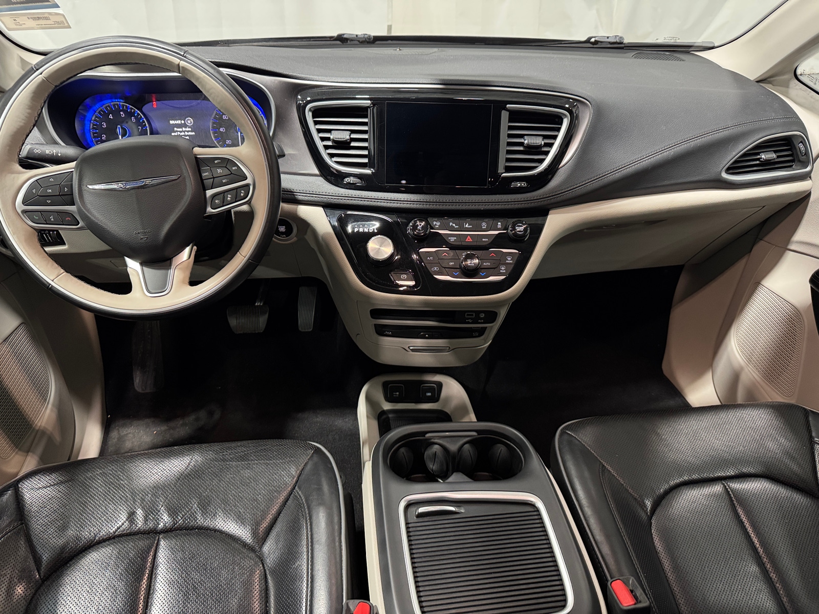 Thumbnail: 2017 Chrysler Pacifica - 2