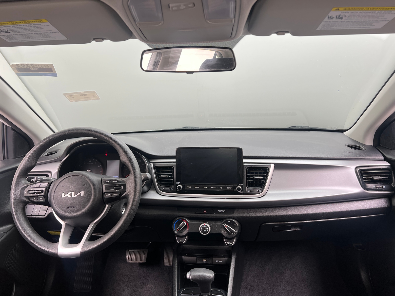 Thumbnail: 2023 Kia Rio - 3