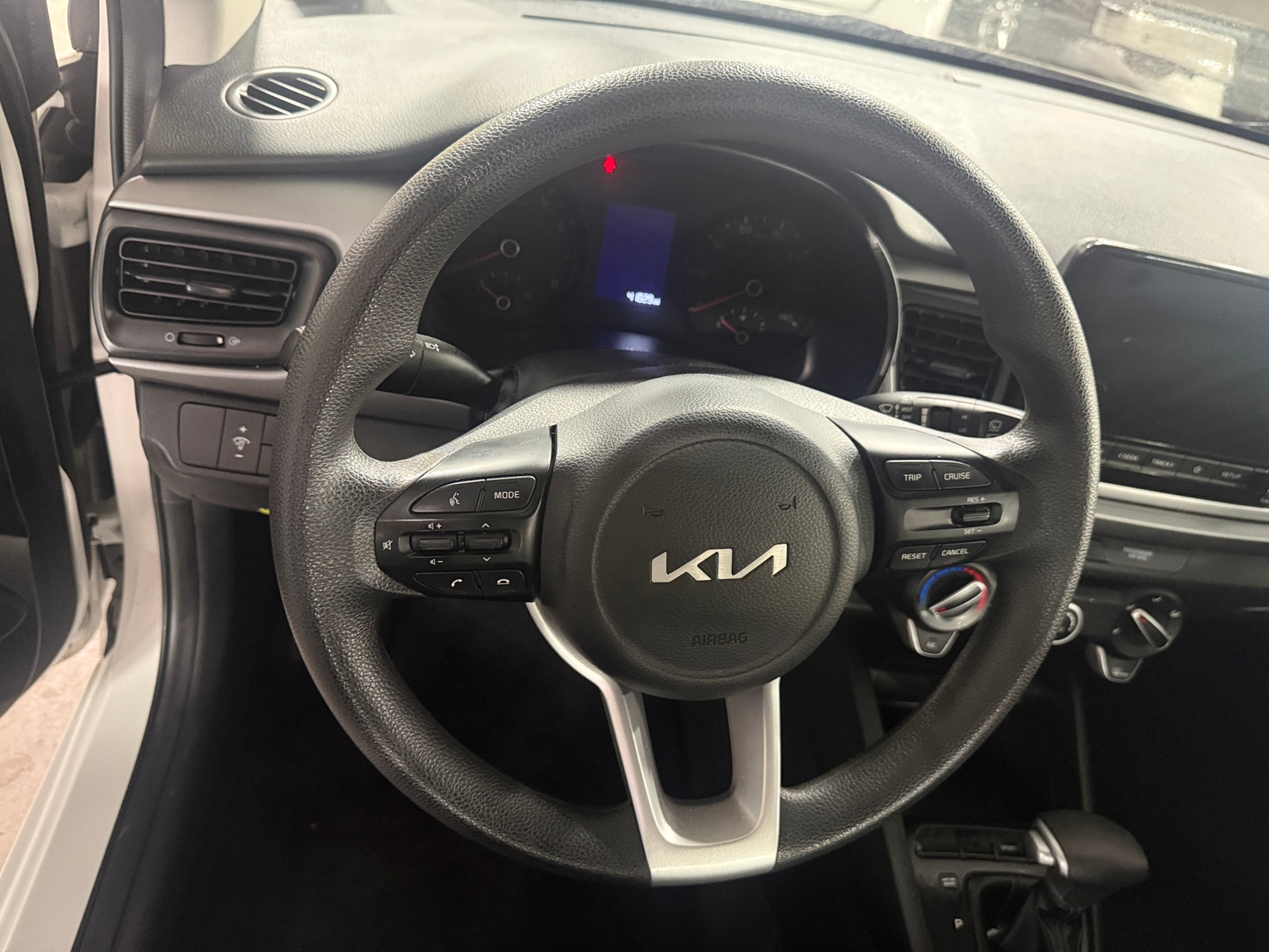 Thumbnail: 2023 Kia Rio - 5