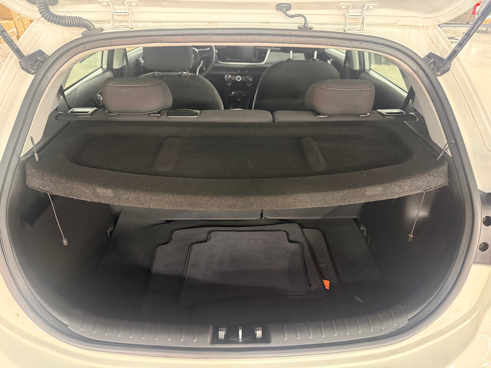 Thumbnail: 2023 Kia Rio - 7