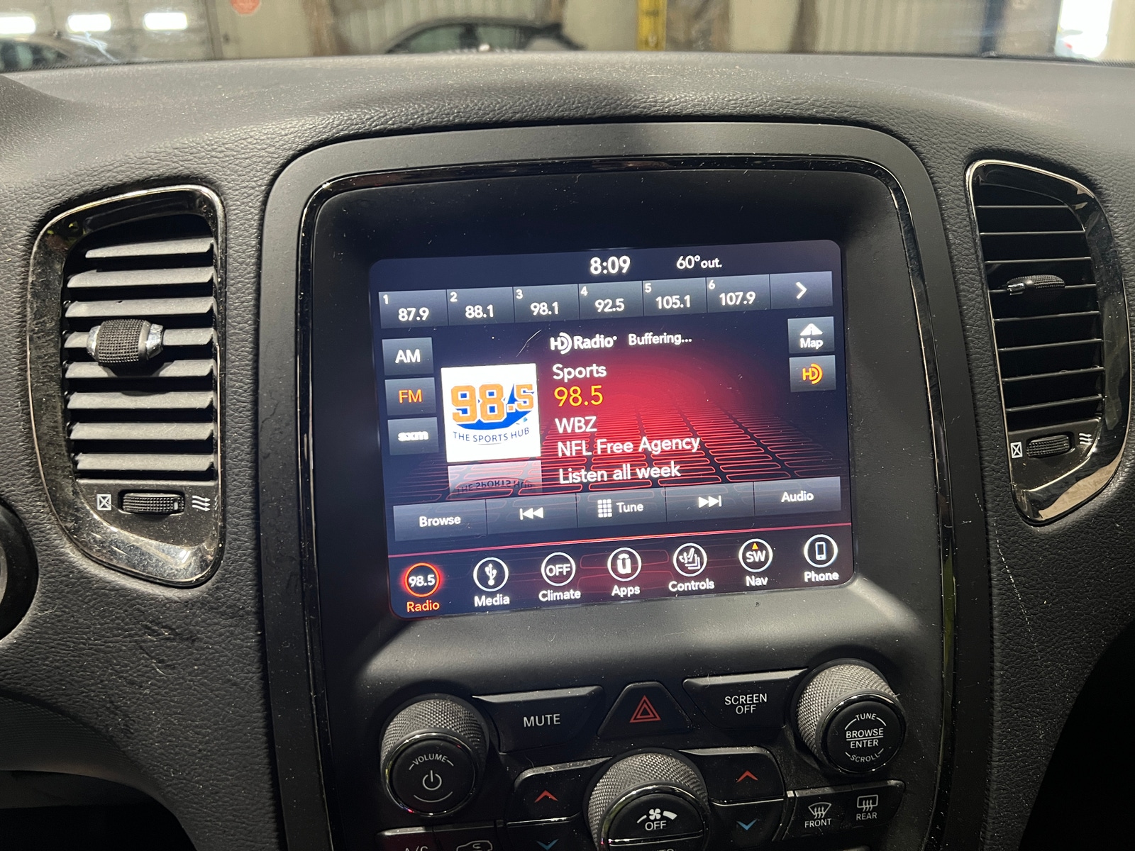 Thumbnail: 2019 Dodge Durango - 3