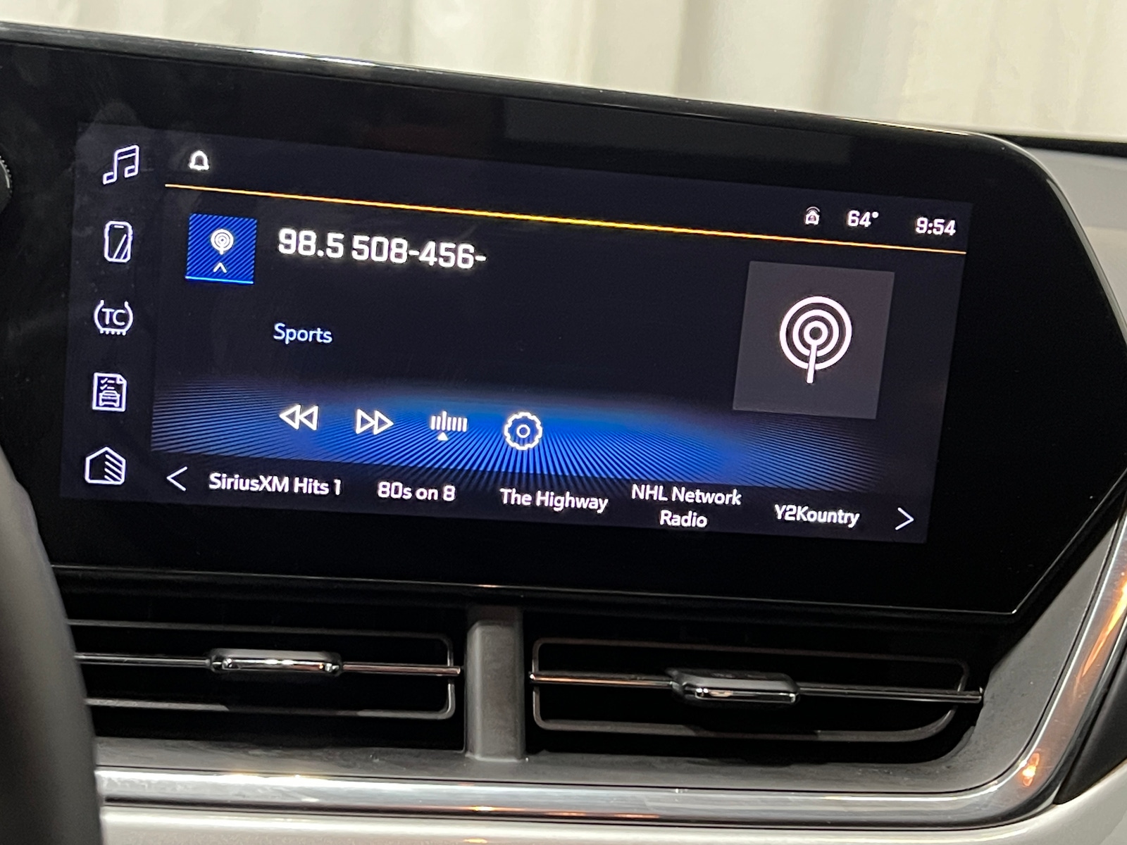 Thumbnail: 2025 Chevrolet Trax - 4