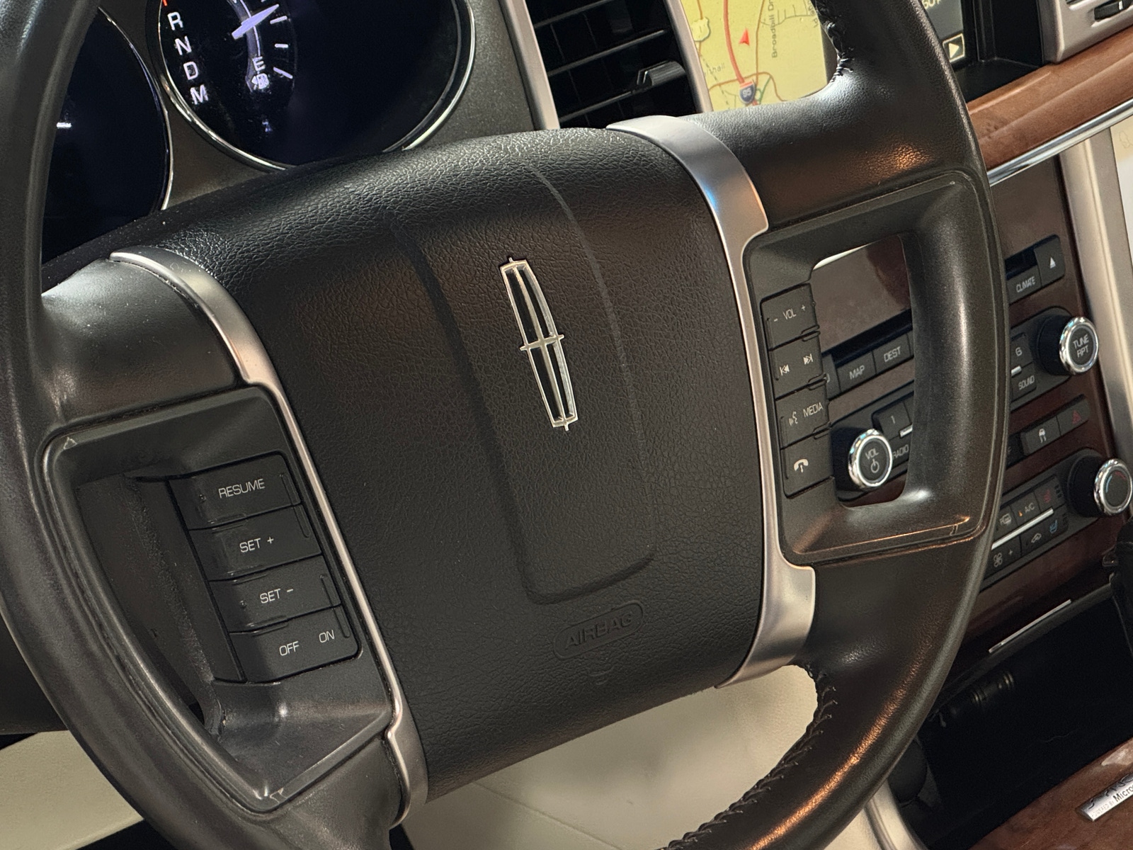 Thumbnail: 2010 Lincoln MKZ - 4