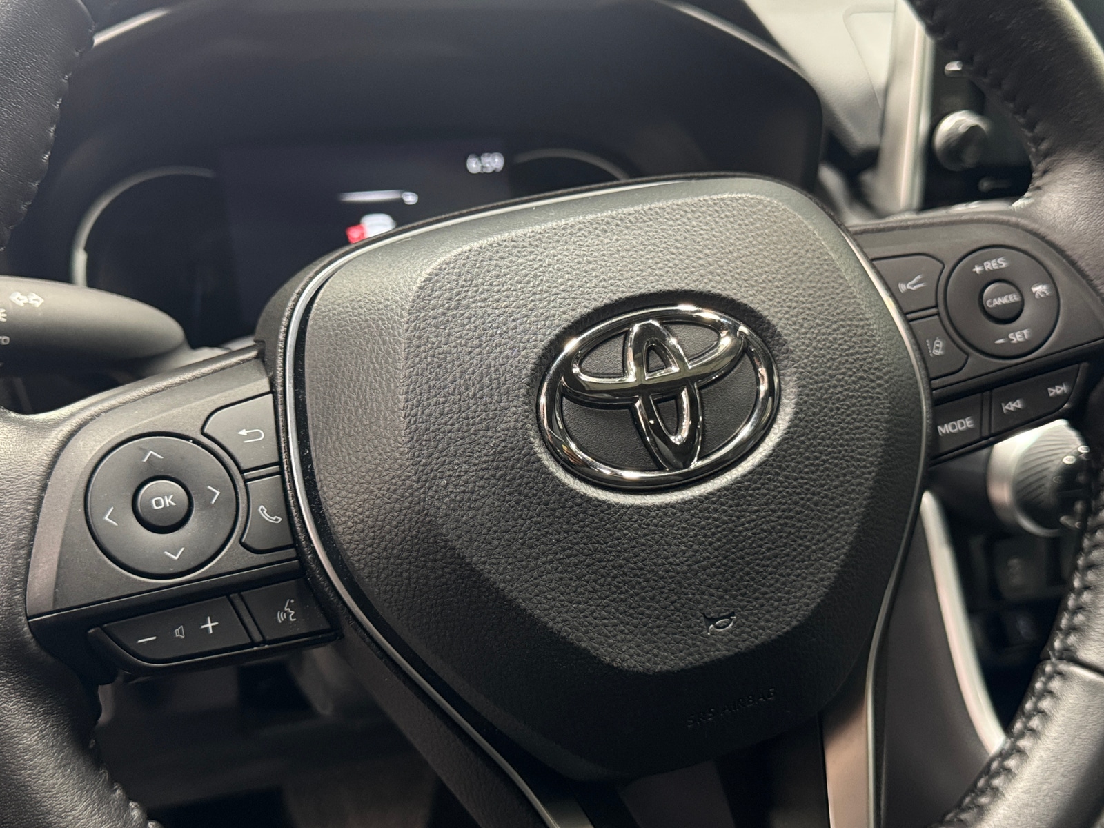 Thumbnail: 2022 Toyota RAV4 - 4