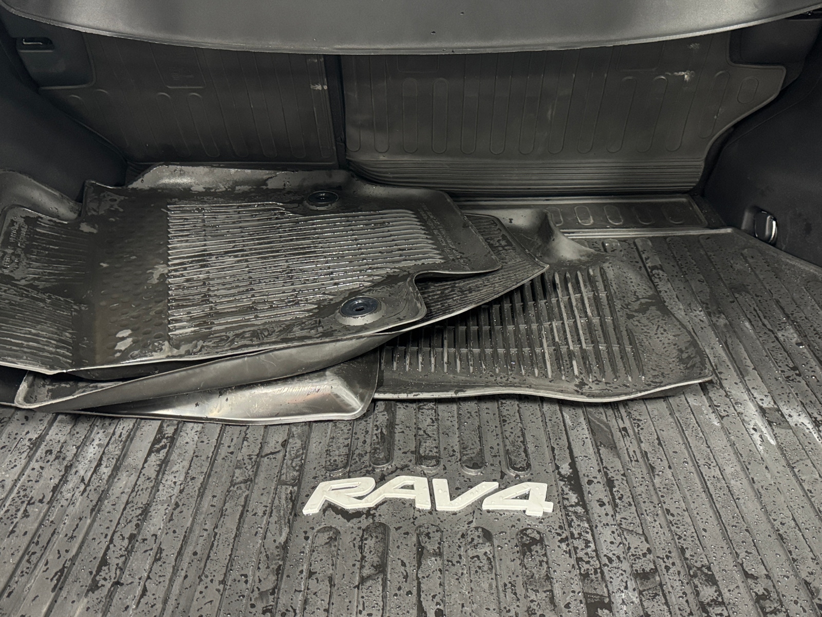 Thumbnail: 2022 Toyota RAV4 - 6