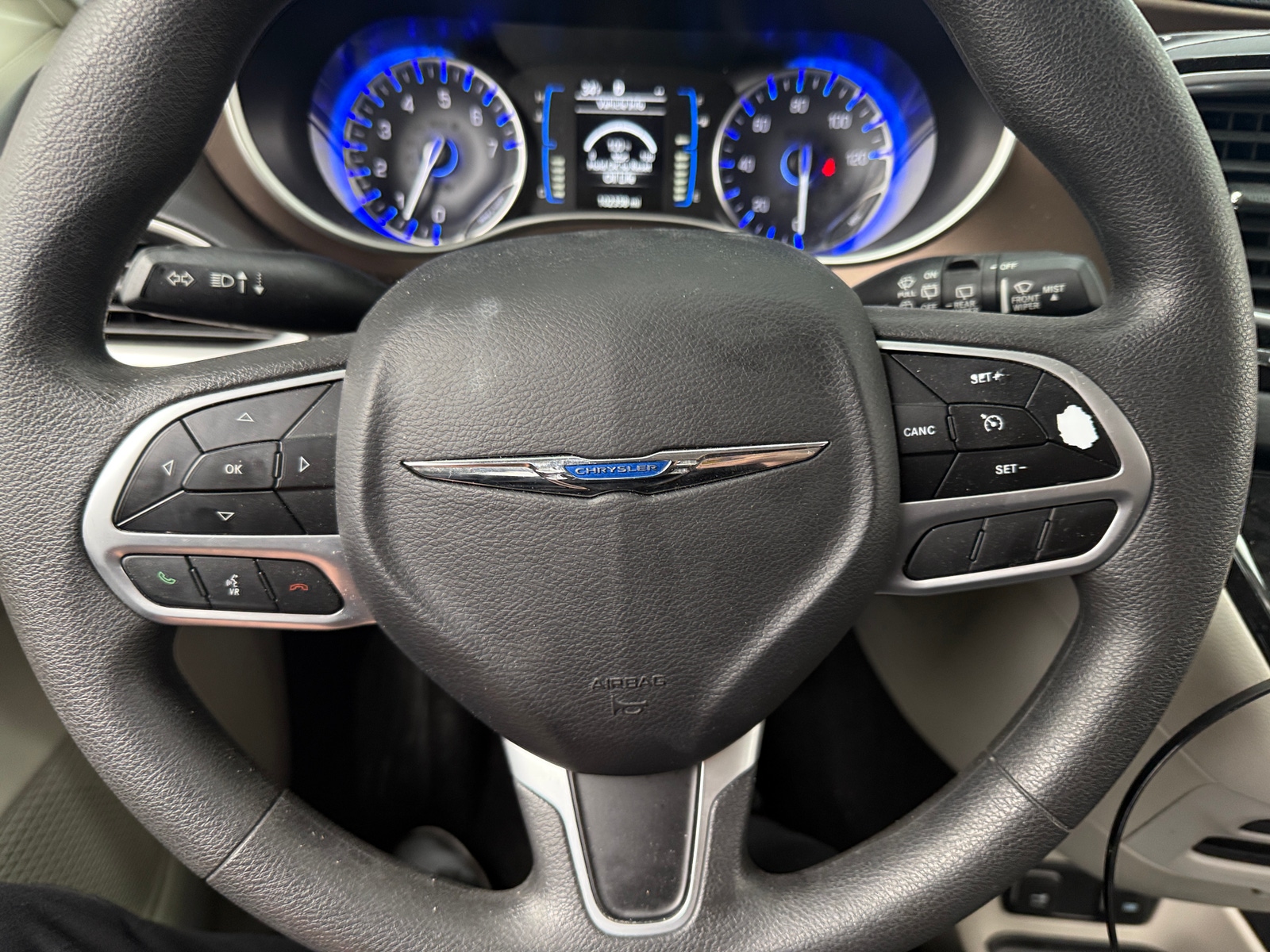 Thumbnail: 2018 Chrysler Pacifica - 5