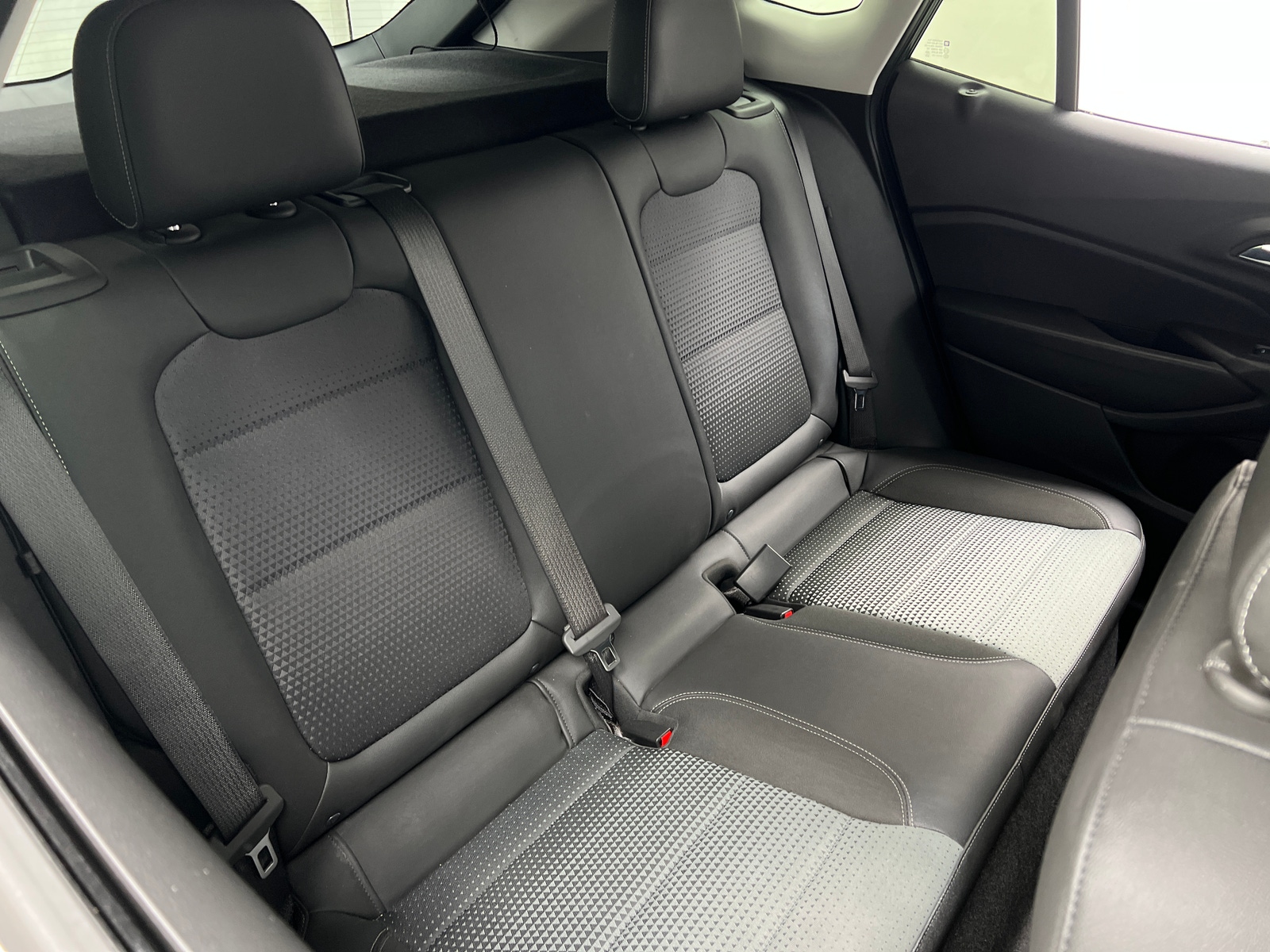 Thumbnail: 2025 Chevrolet Trax - 6