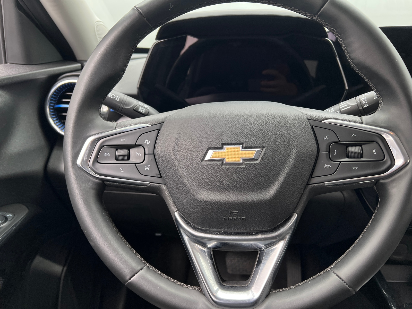 Thumbnail: 2025 Chevrolet Trax - 5